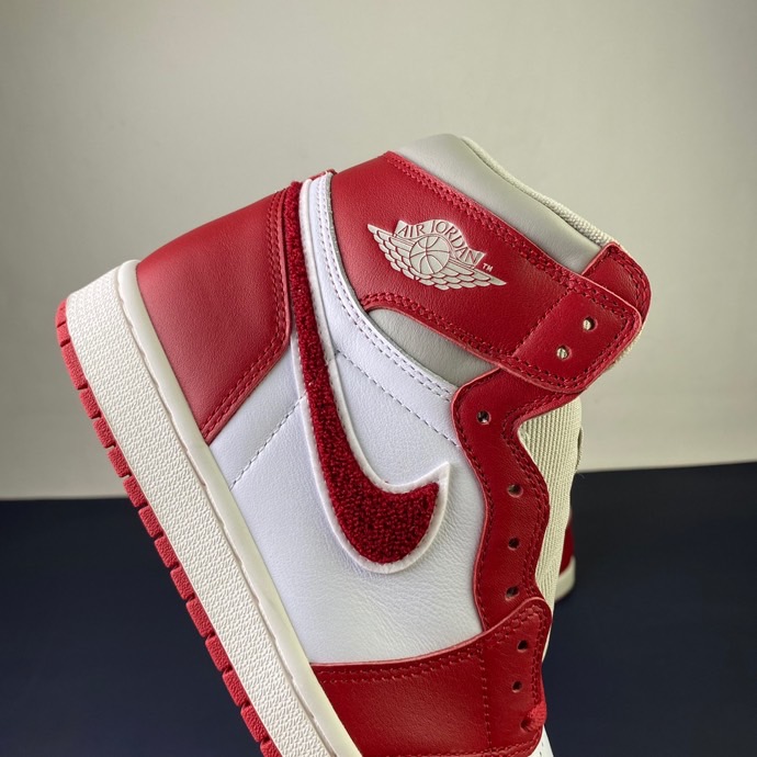Air Jordan 1 High OG WMNS “Newstalgia” DJ4891-061