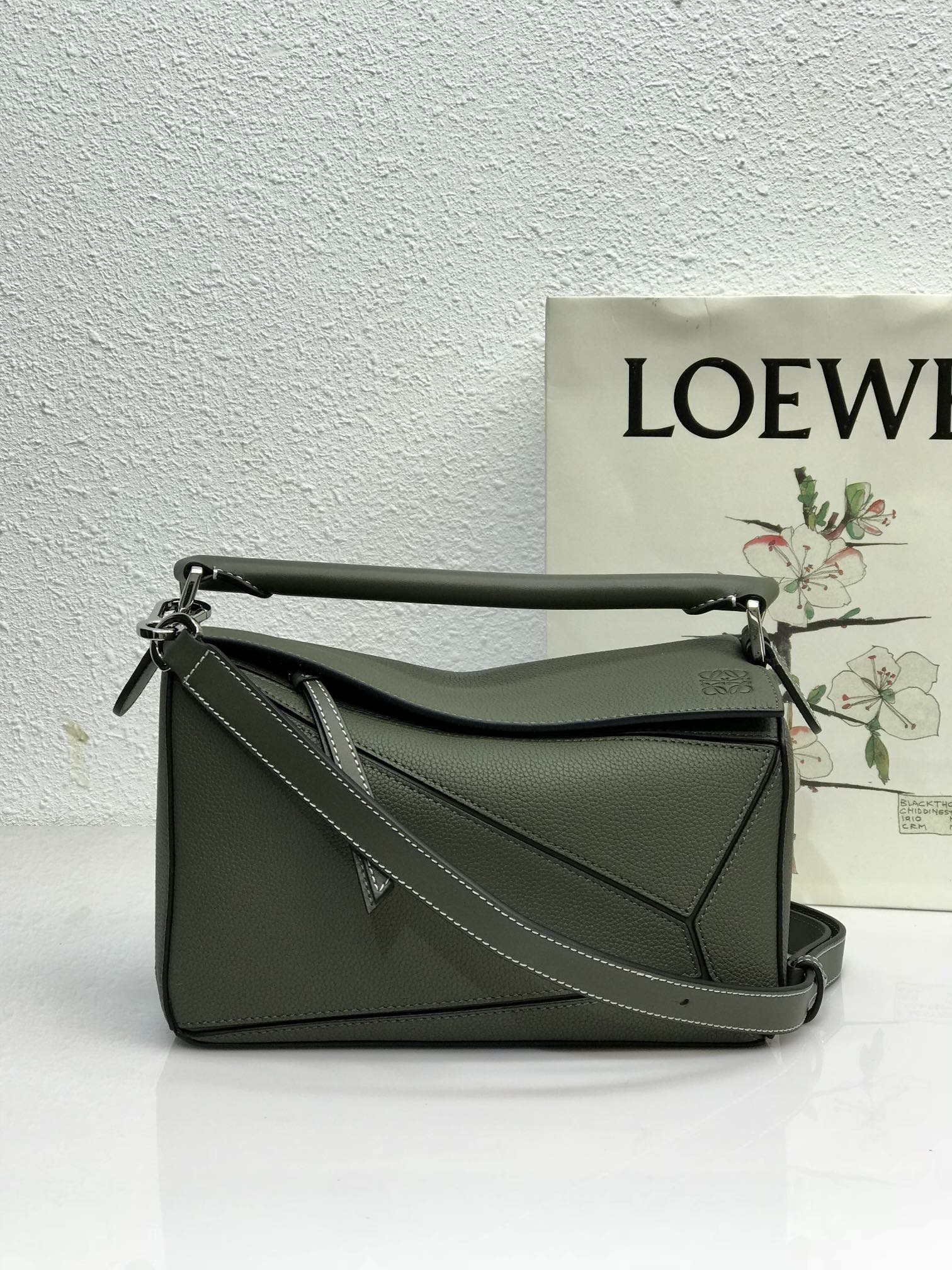 L*oewe Bag Top Quality 24*14*11cm