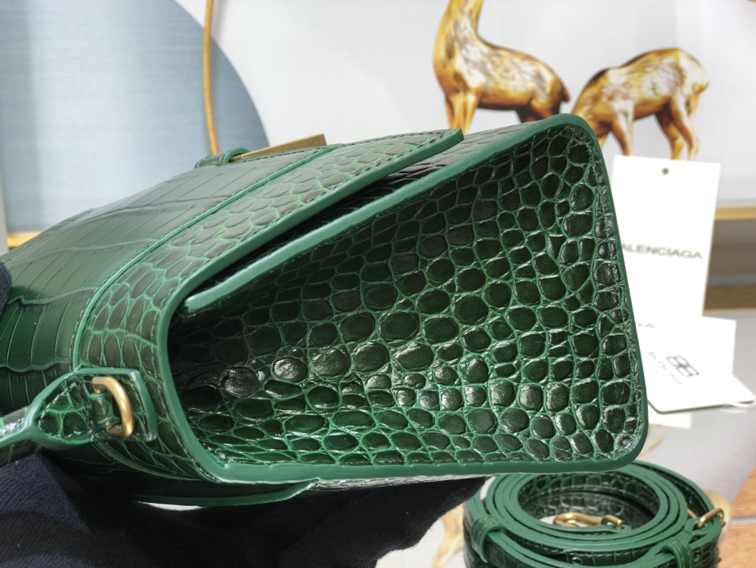 B*alenciaga Bag Top Quality