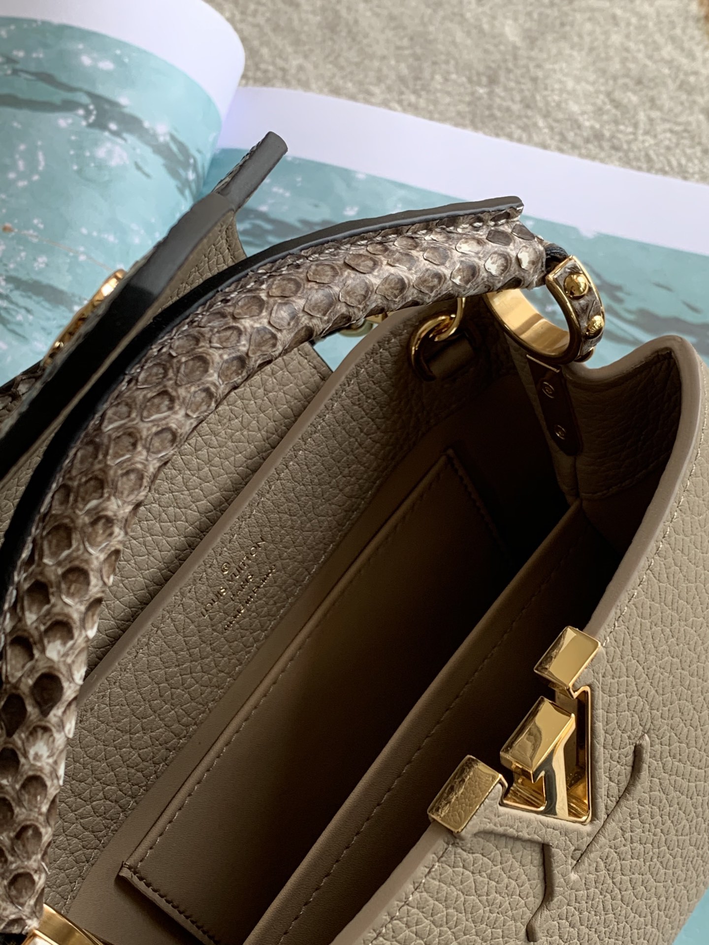 L*ouis V*uitton Top Bag 21x14x8cm