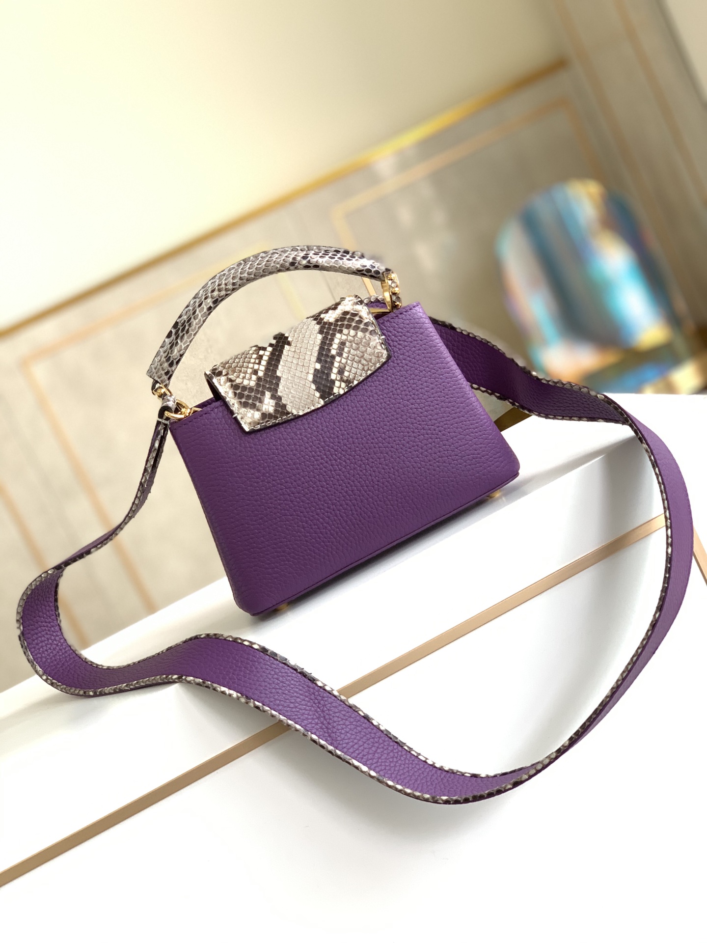 L*ouis V*uitton Top Bag 21x14x8cm