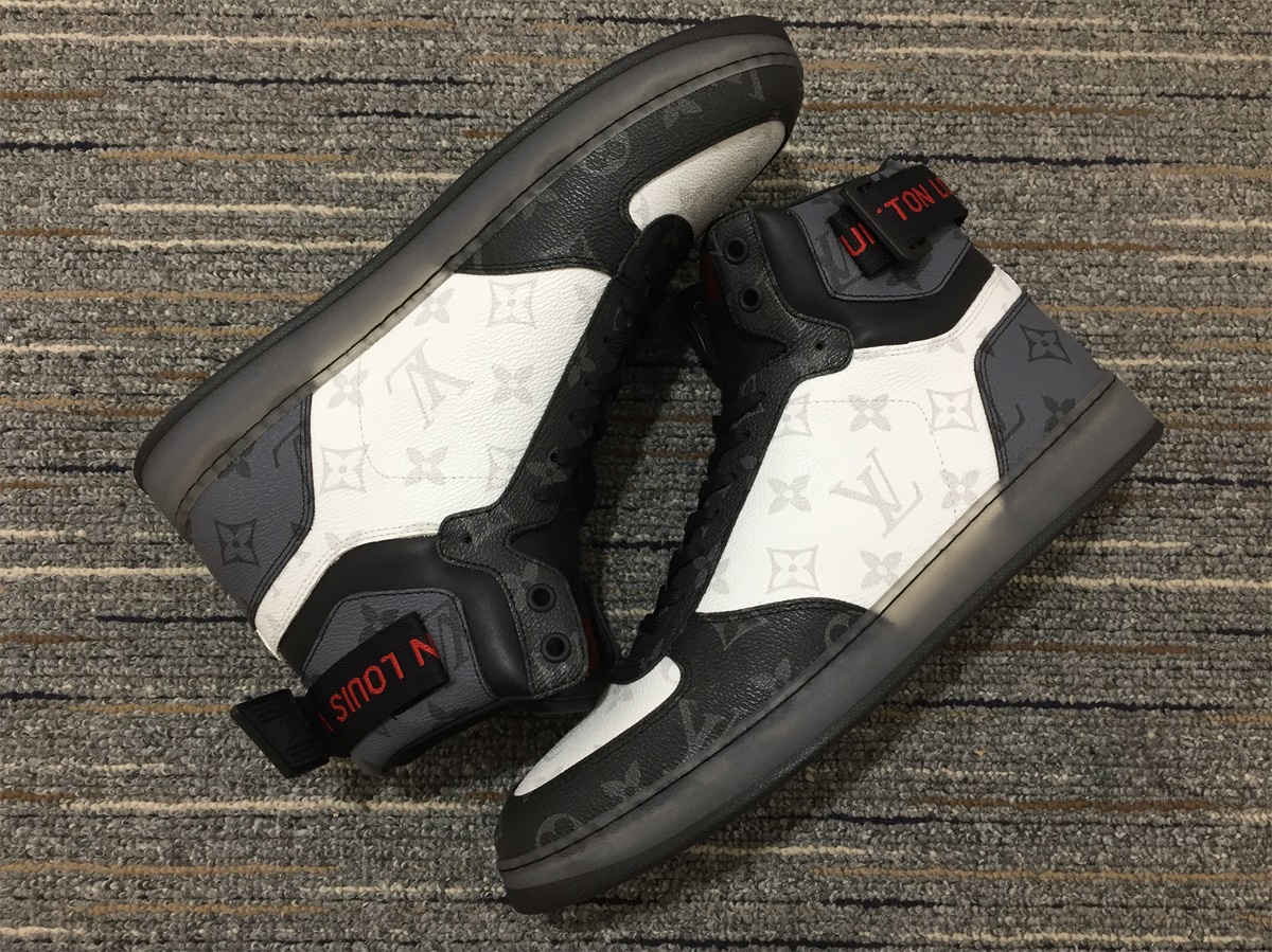 Men L*ouis V*uitton Rivoli Top Sneaker