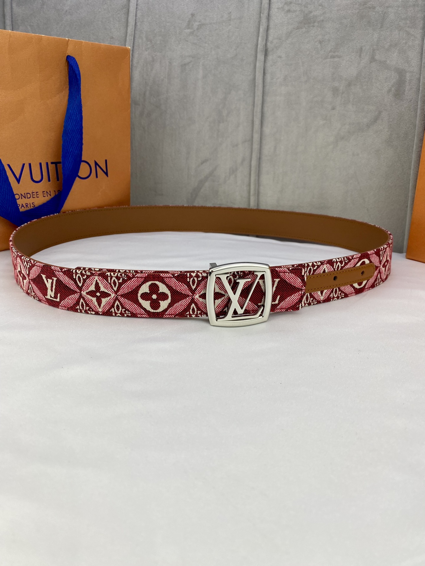 L*ouis V*uitton Belts Top Version