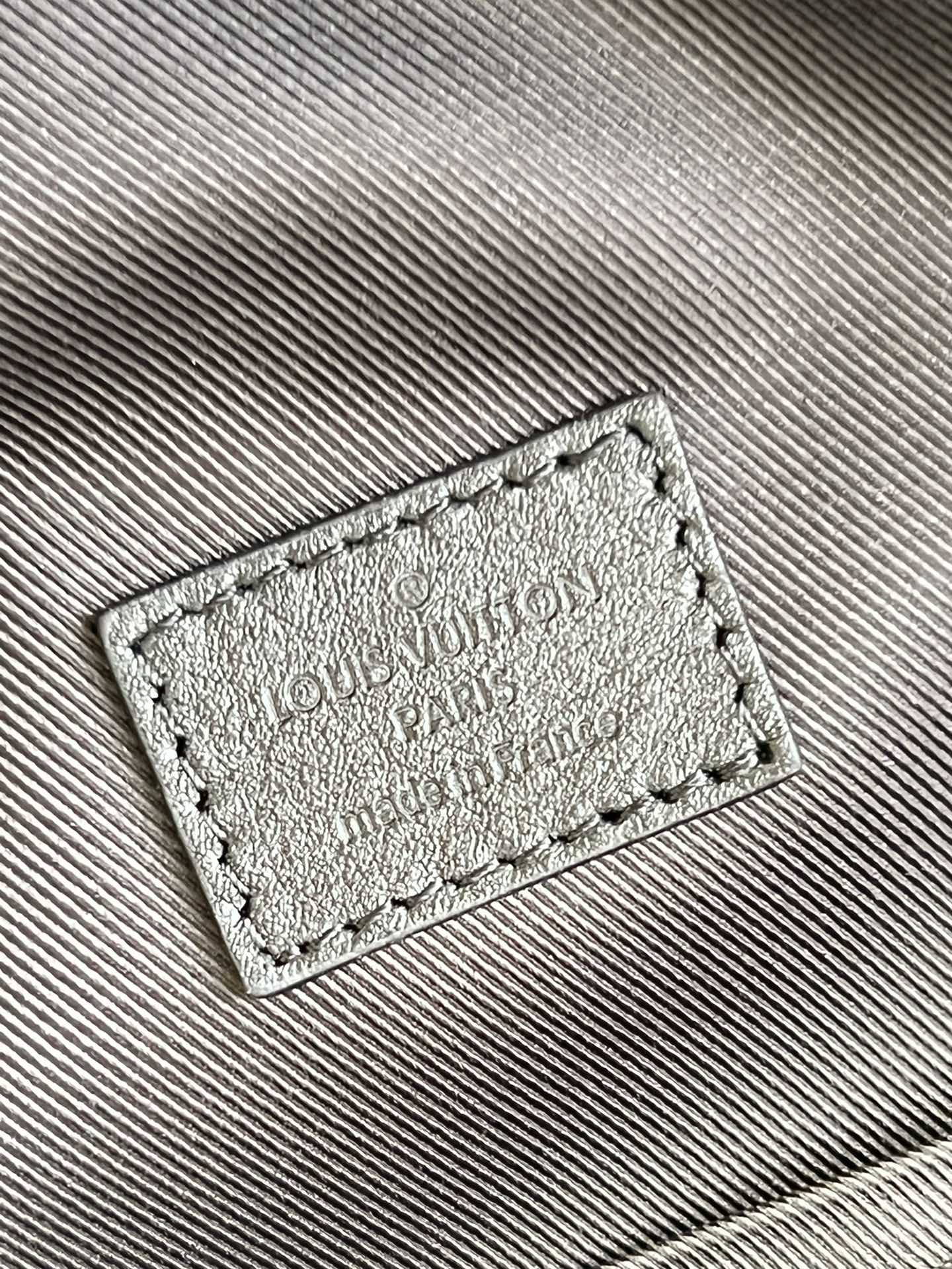 L*ouis V*uitton Bag Top Quality 24*42*12CM