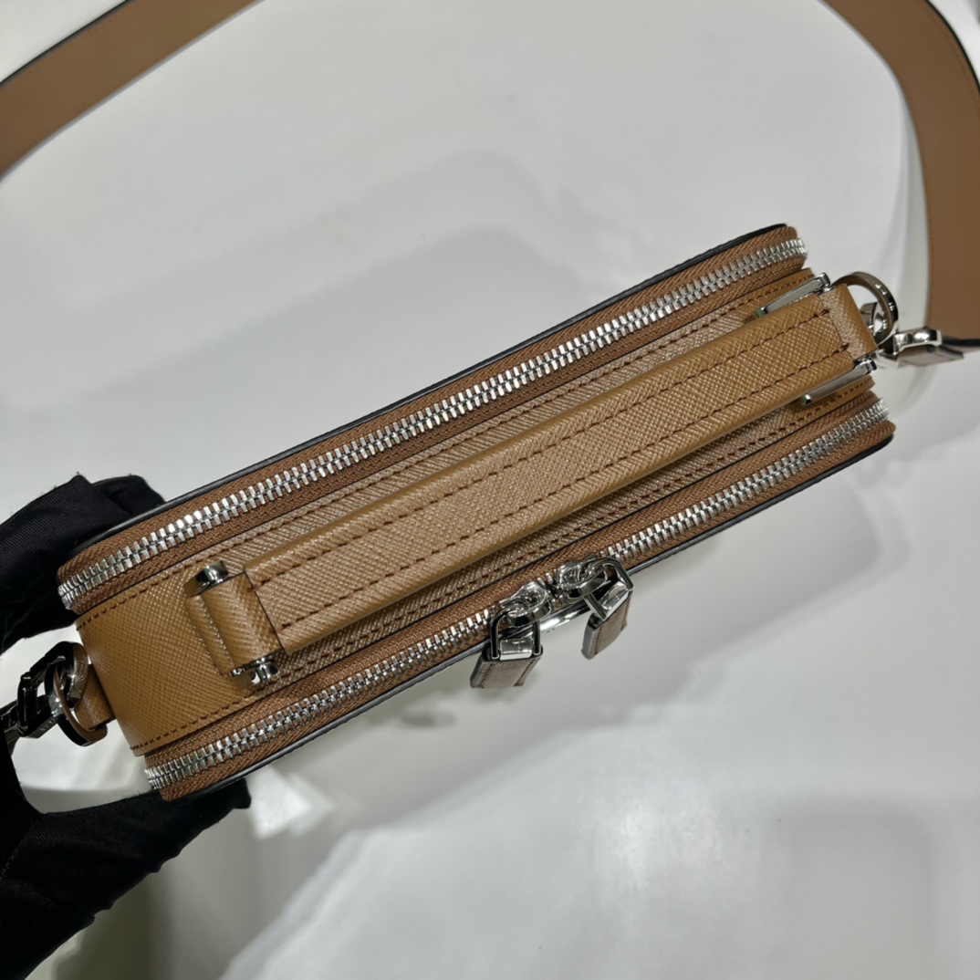 P*rada Bag Top Quality 22*16*6CM