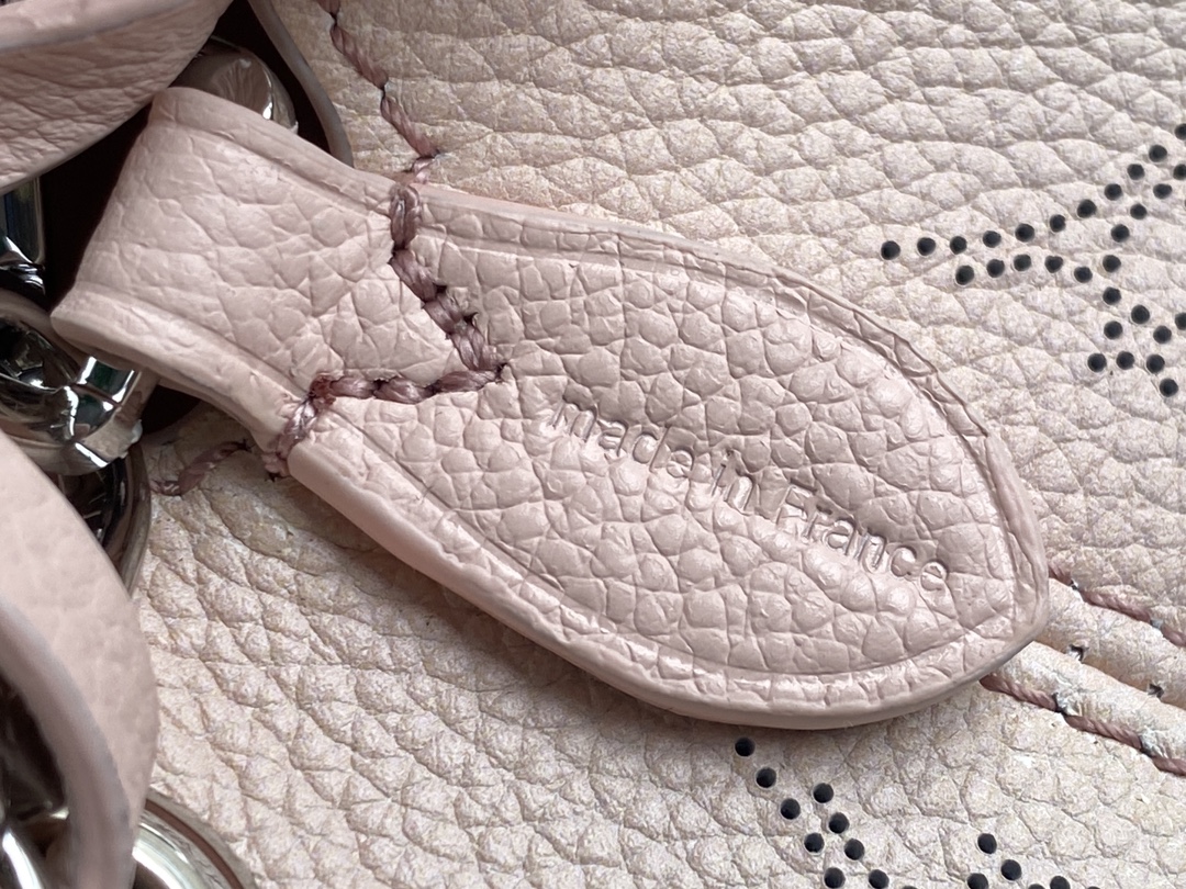 L*ouis V*uitton Bag Top Quality 19*22*14CM