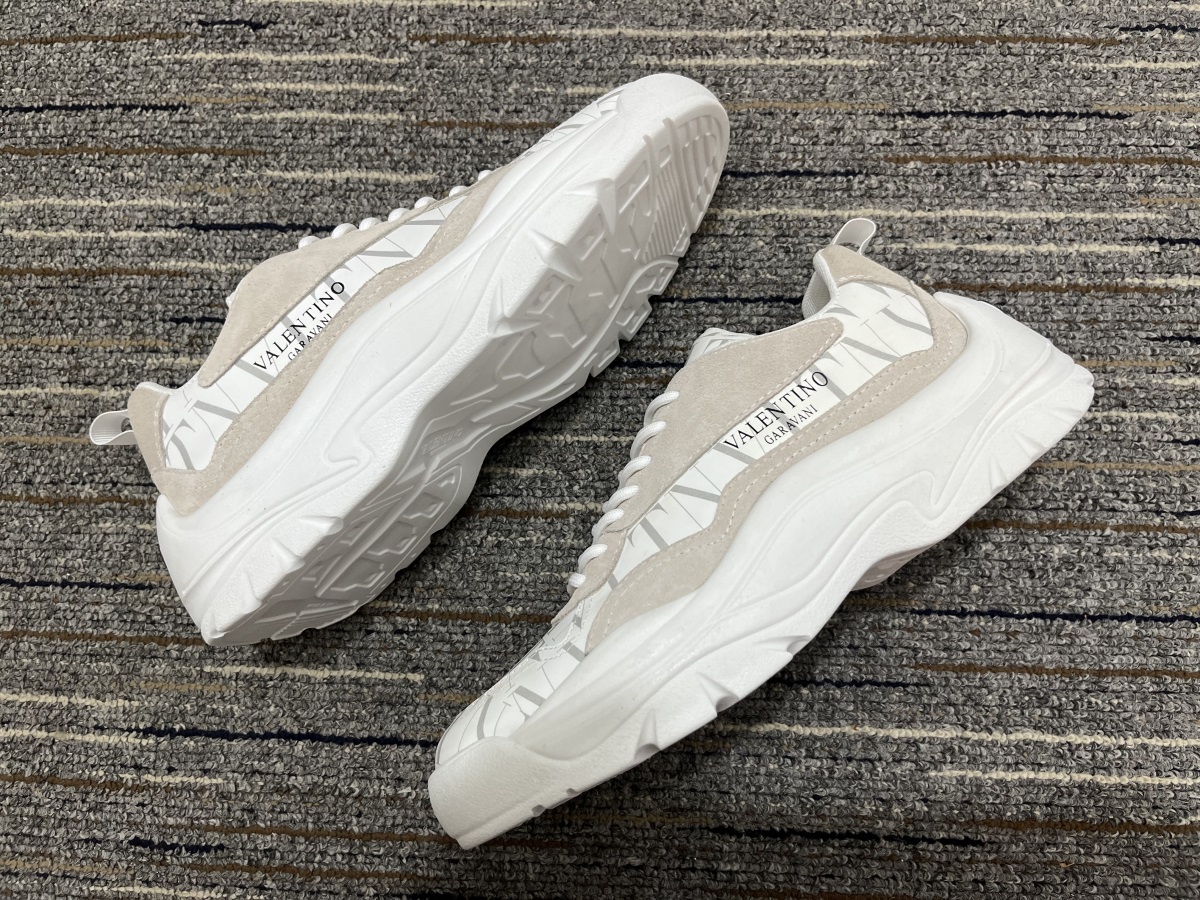Men Women 𝑉*𝐴𝐿𝐸𝑁𝑇𝐼𝑁𝑂 Top Sneakers