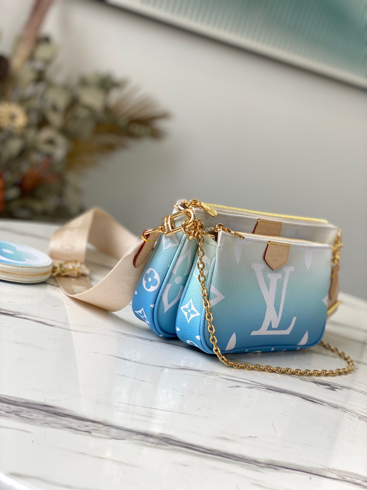 L*ouis V*uitton Top Bag 24 x 13.5 x 4 cm