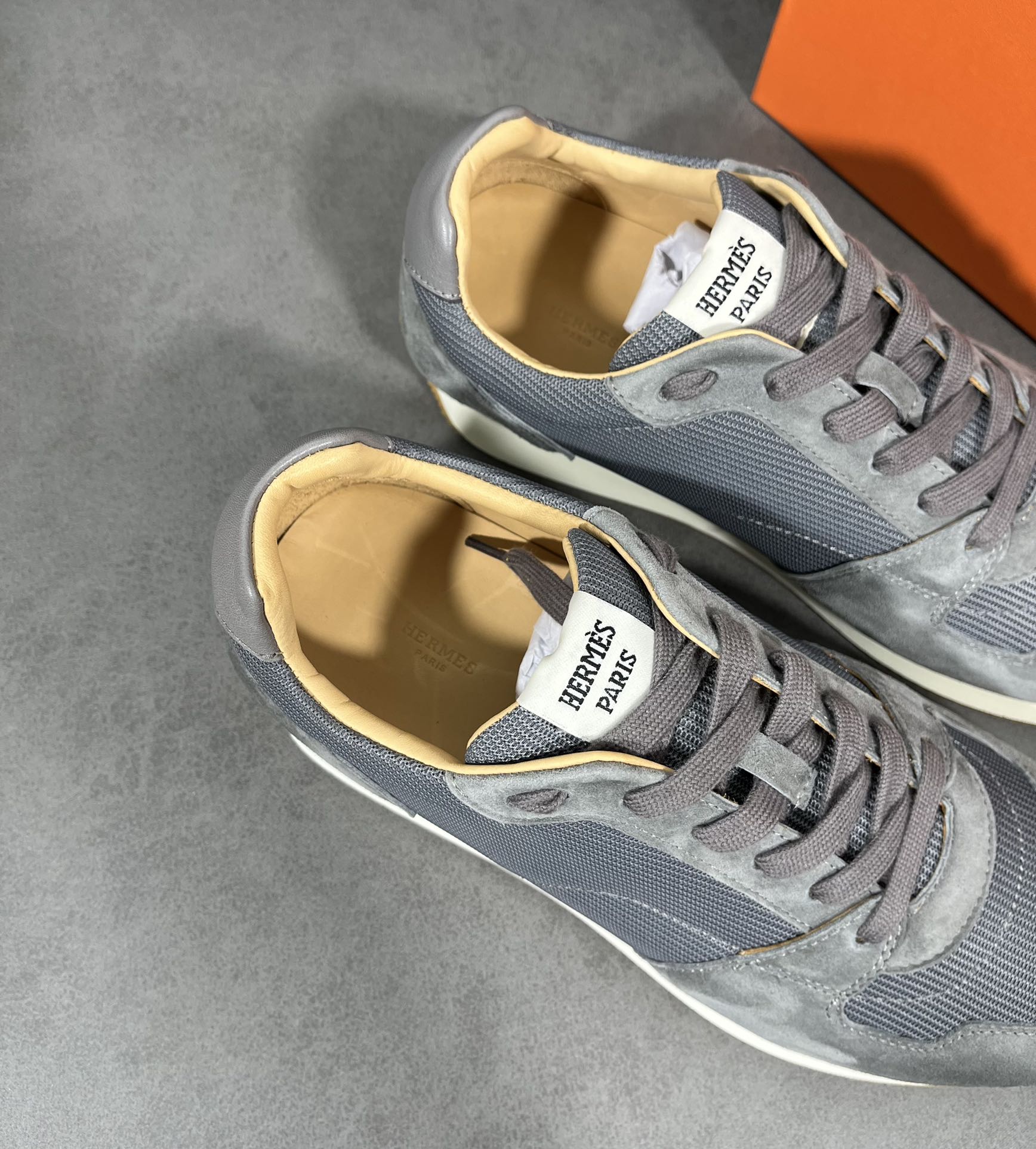 Men H*ermes Top Sneaker