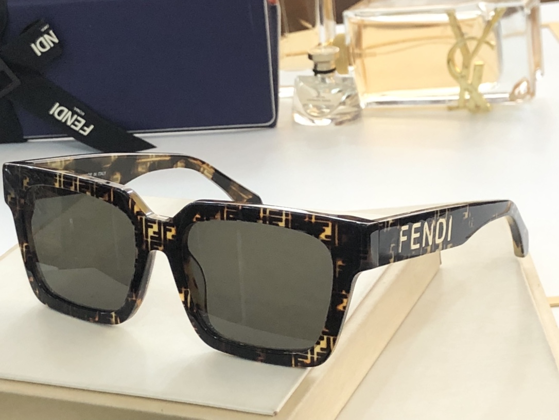 F*endi Glasses Top