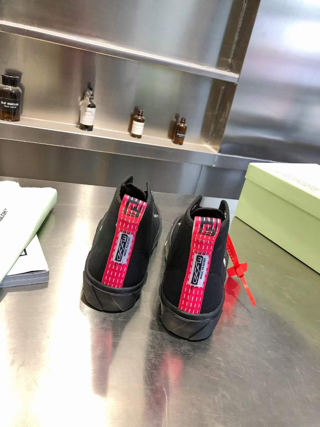 Men Off W*hite Top Sneaker