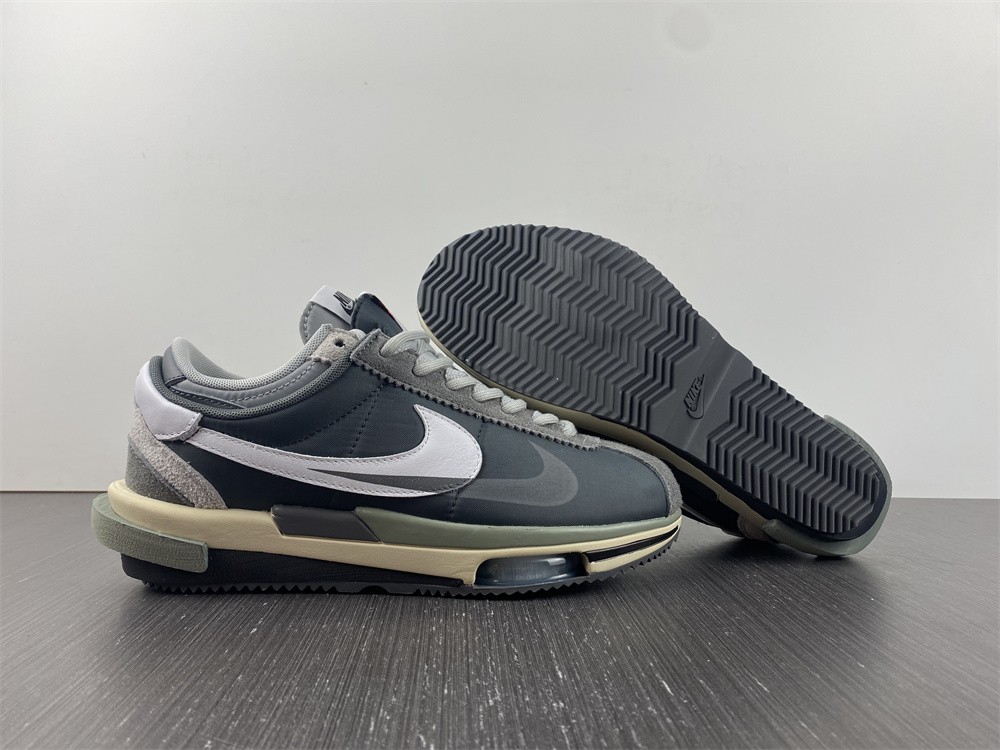 from Sacai x Nk Zoom Cortez 4.0 DQ0581-001