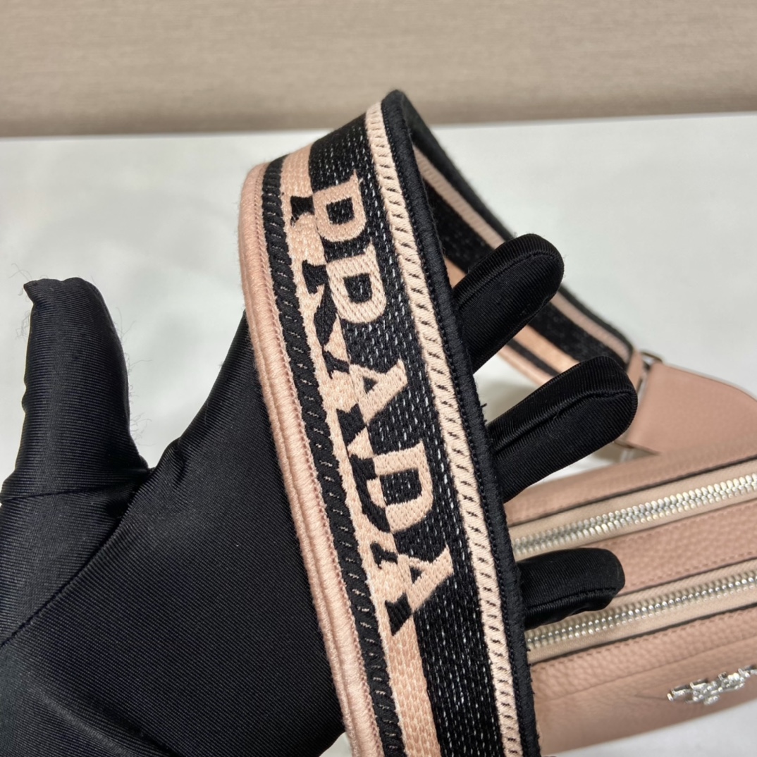 P*rada Bag Top Quality 22*14*8CM