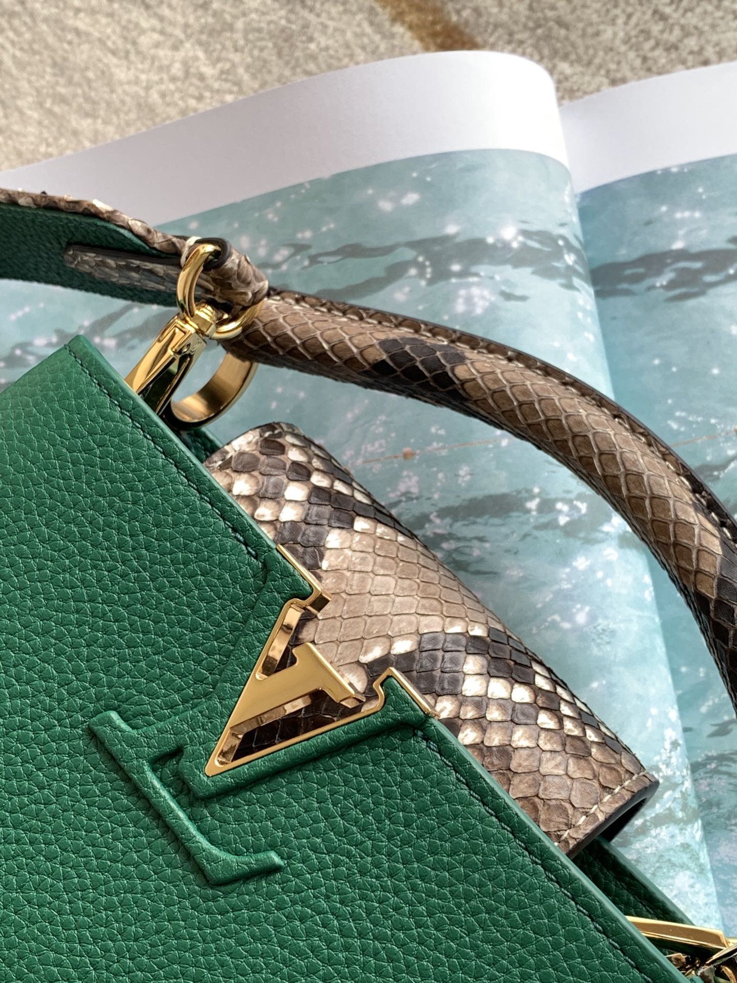 L*ouis V*uitton Top Bag 21x14x8cm