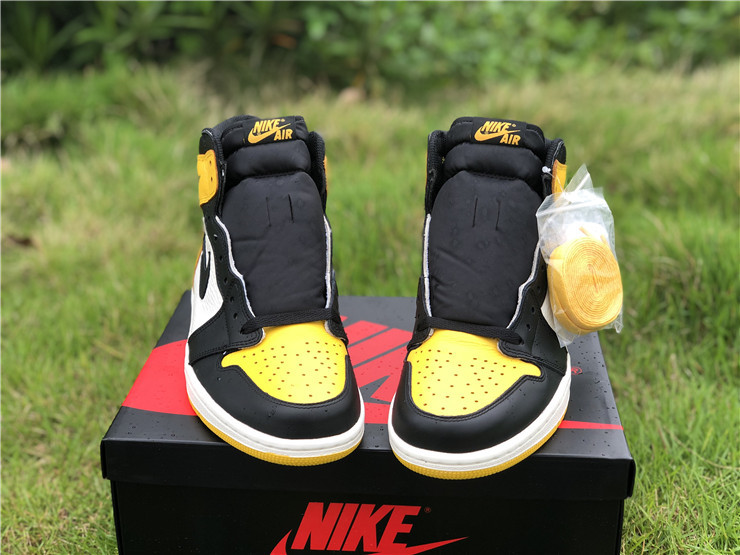 Air Jordan 1 “Yellow Toe” AR1020-700