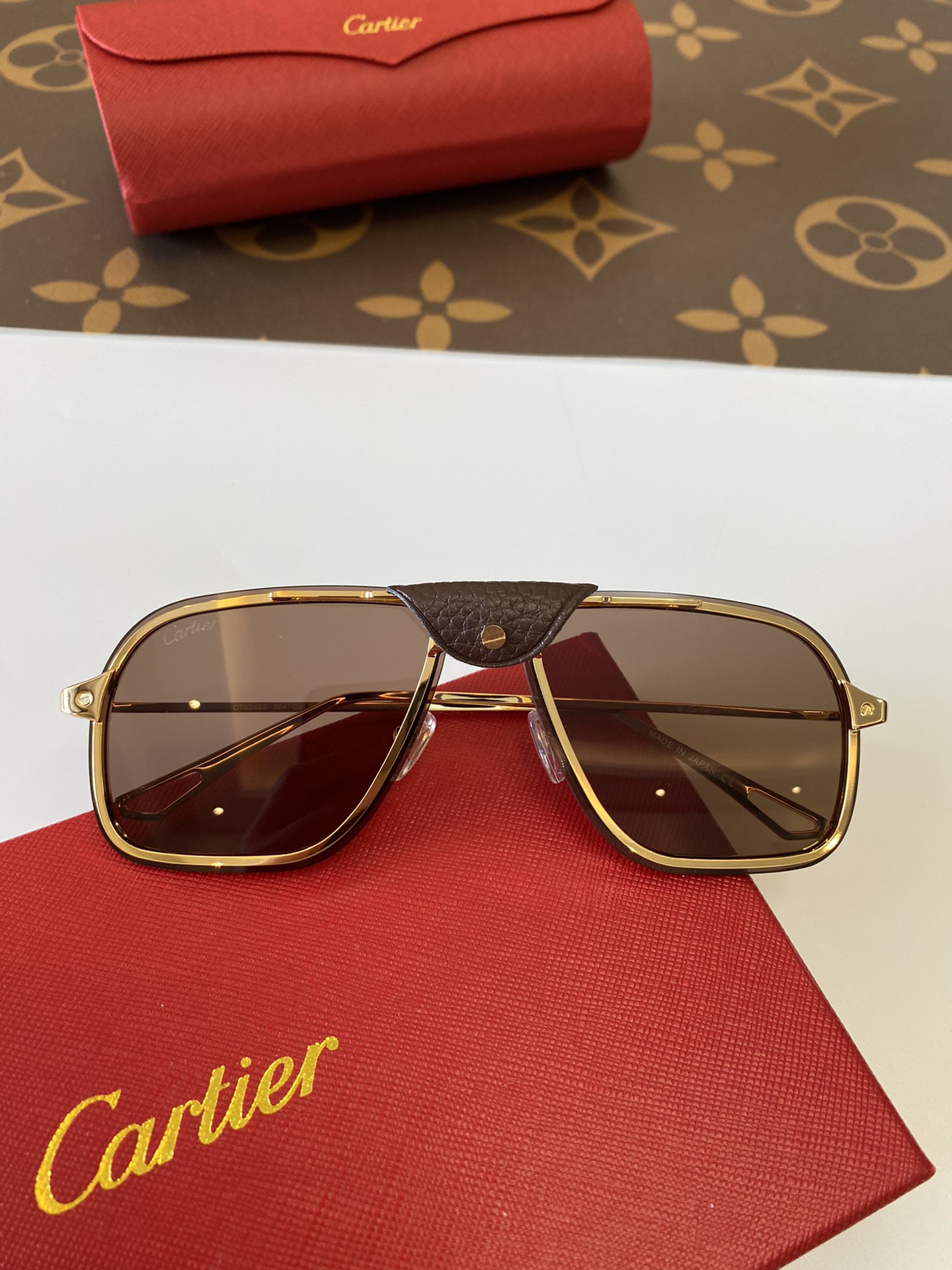 C*artier Glasses Top