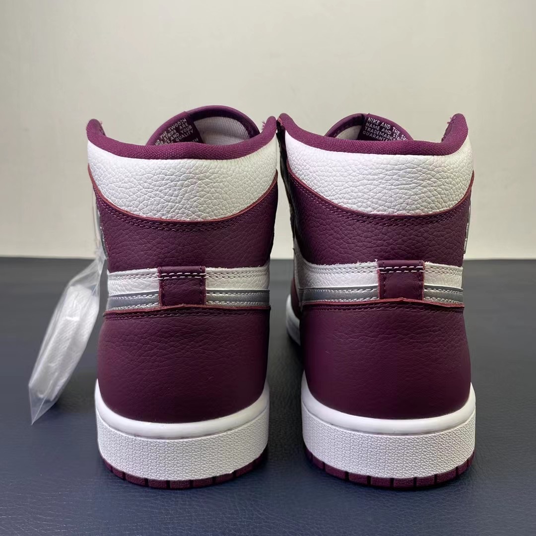 Air Jordan 1 High OG“ Bordeaux” 555088-611