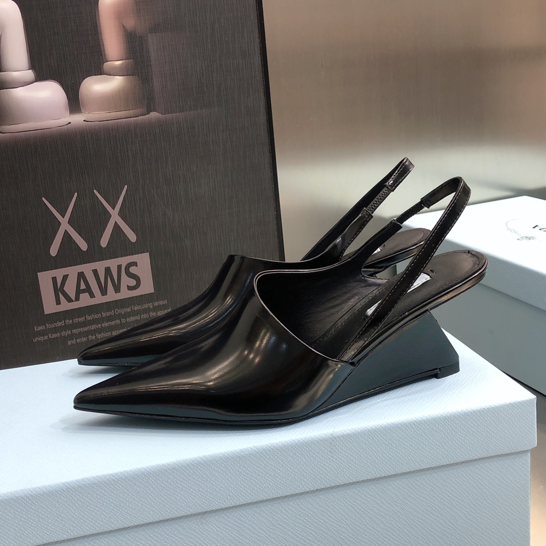 Women P*rada Top Quality Sandals