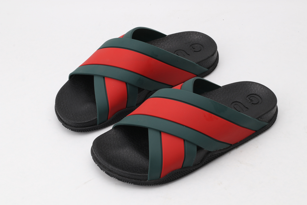 G*cci Sandals