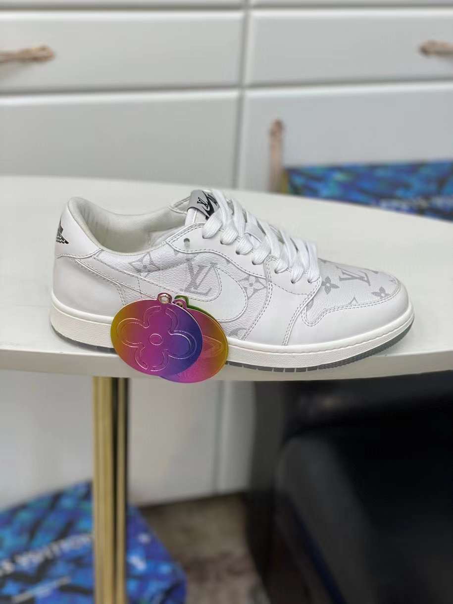 Men L*ouis V*uitton Top Sneaker