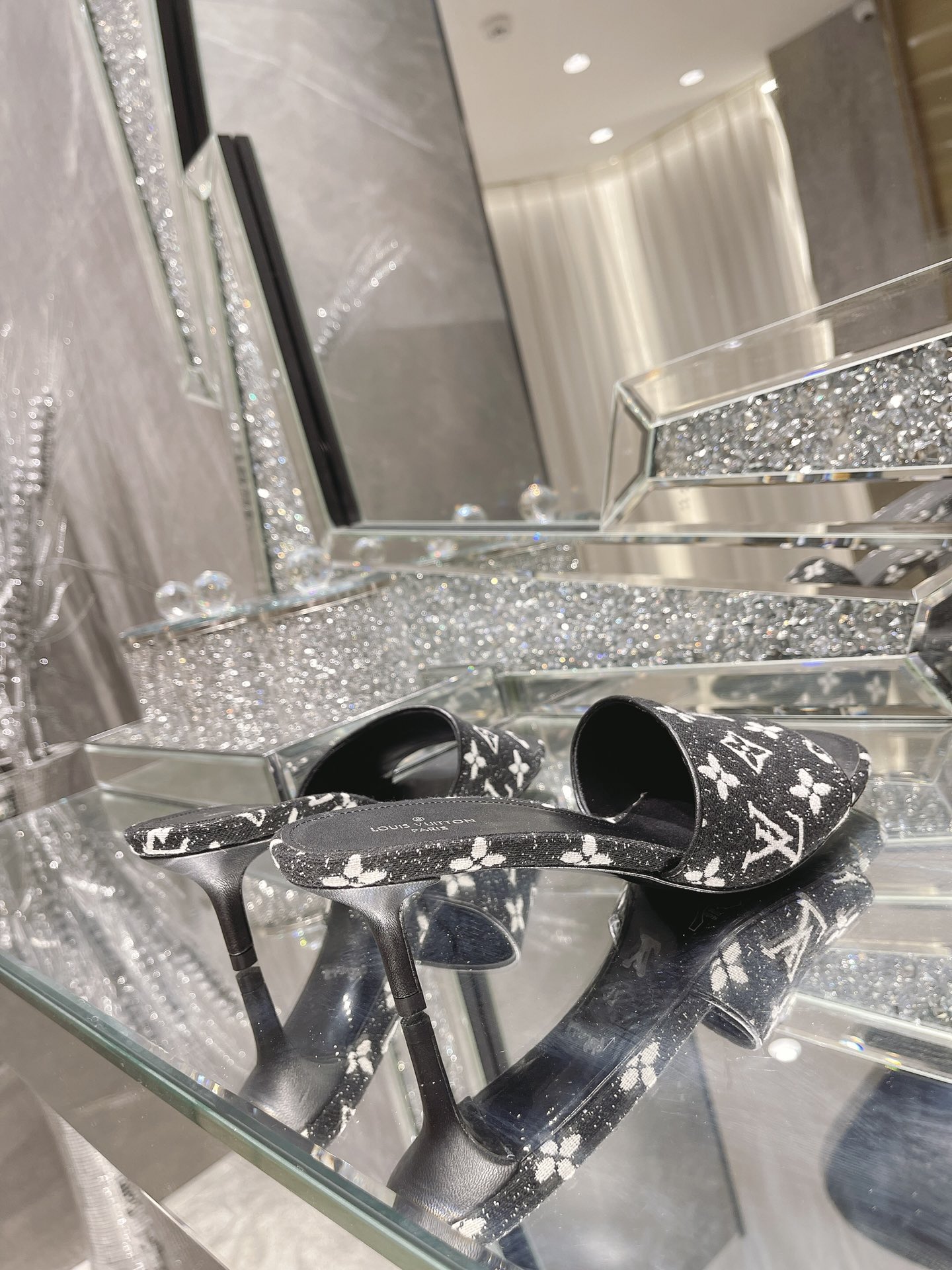 Women L*ouis V*uitton Top Sandals