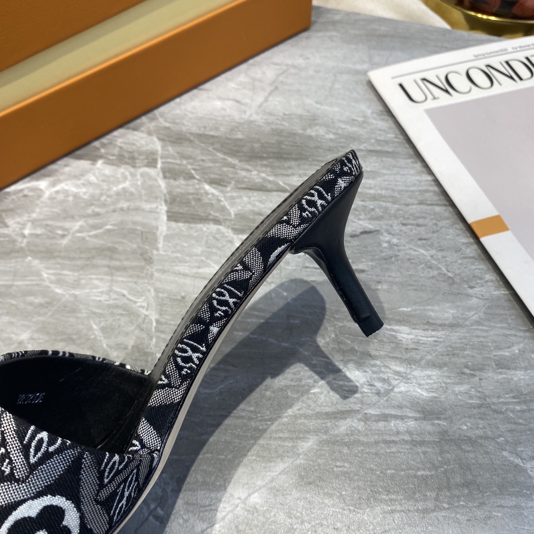 Women L*ouis V*uitton Top Sandals