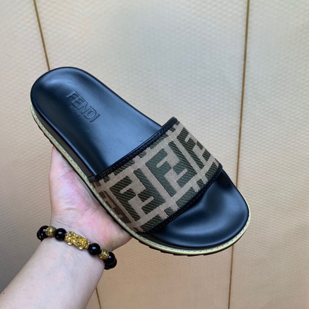 Men F*endi Top Slippers