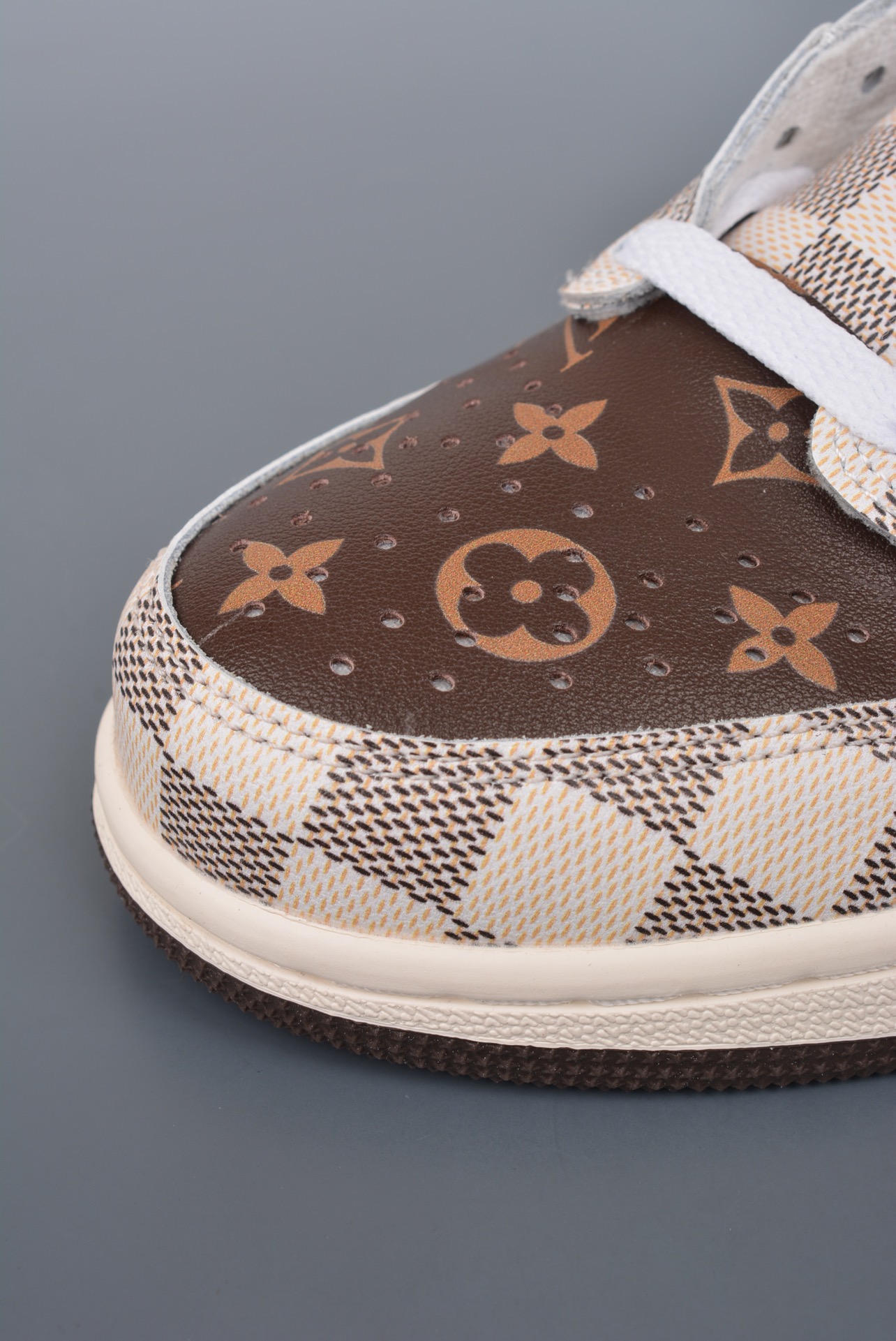 Air Jordan 1 * L*V *Travis Scott Top Sneakers