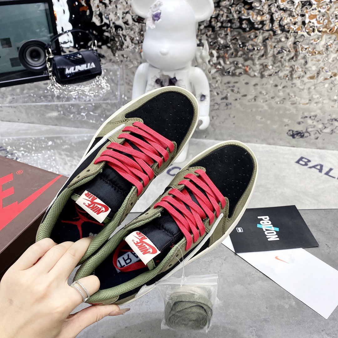 Travis Scott x Air Jordan 1 Low Reverse Mocha