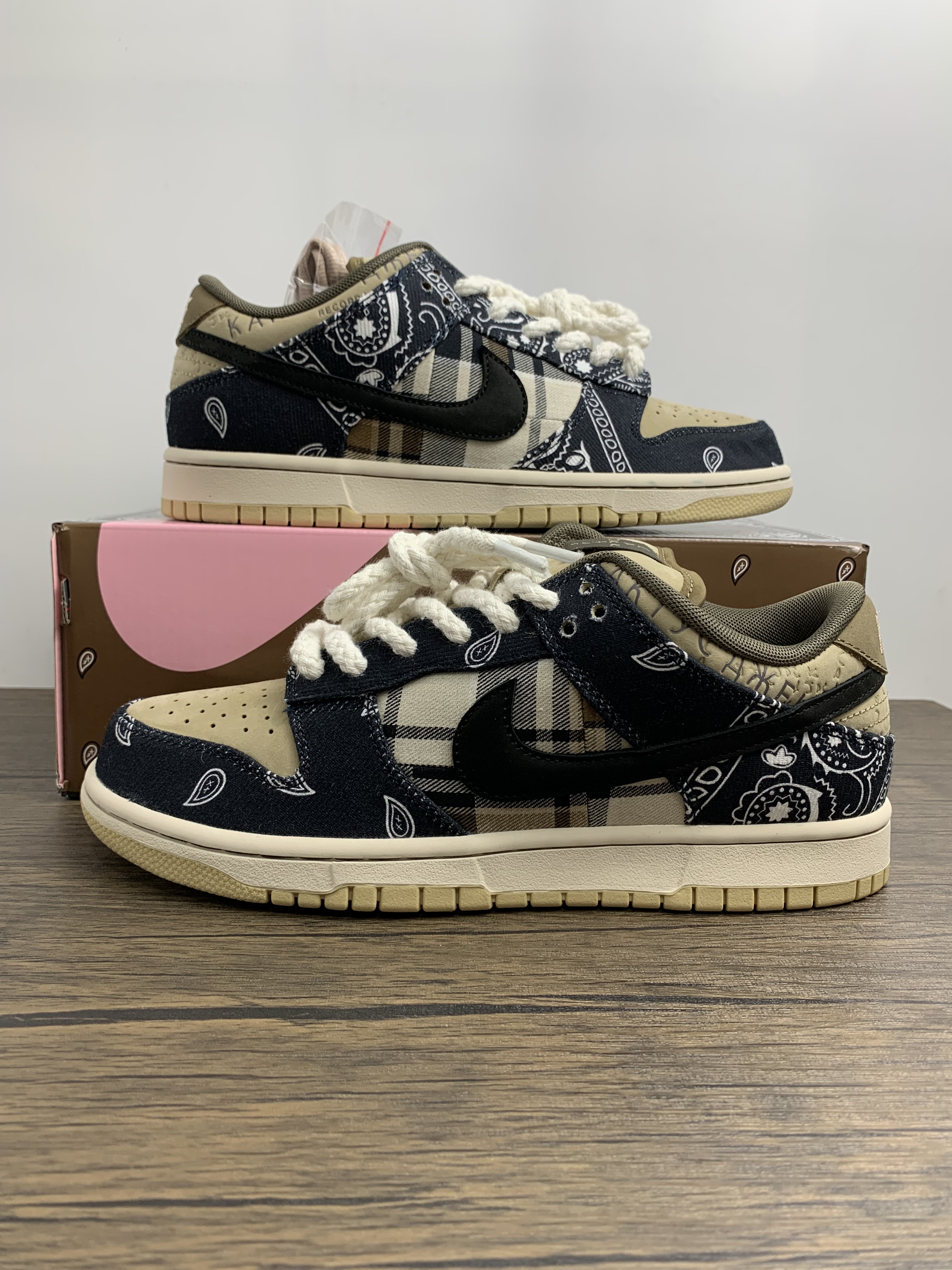 from Travis Scott x Nike SB Dunk Low CT5053-001H