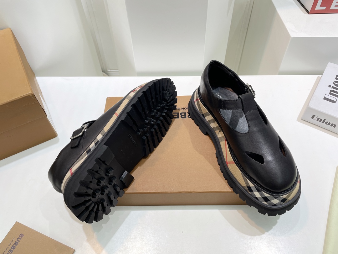 Women B*urberry Top Sneaker