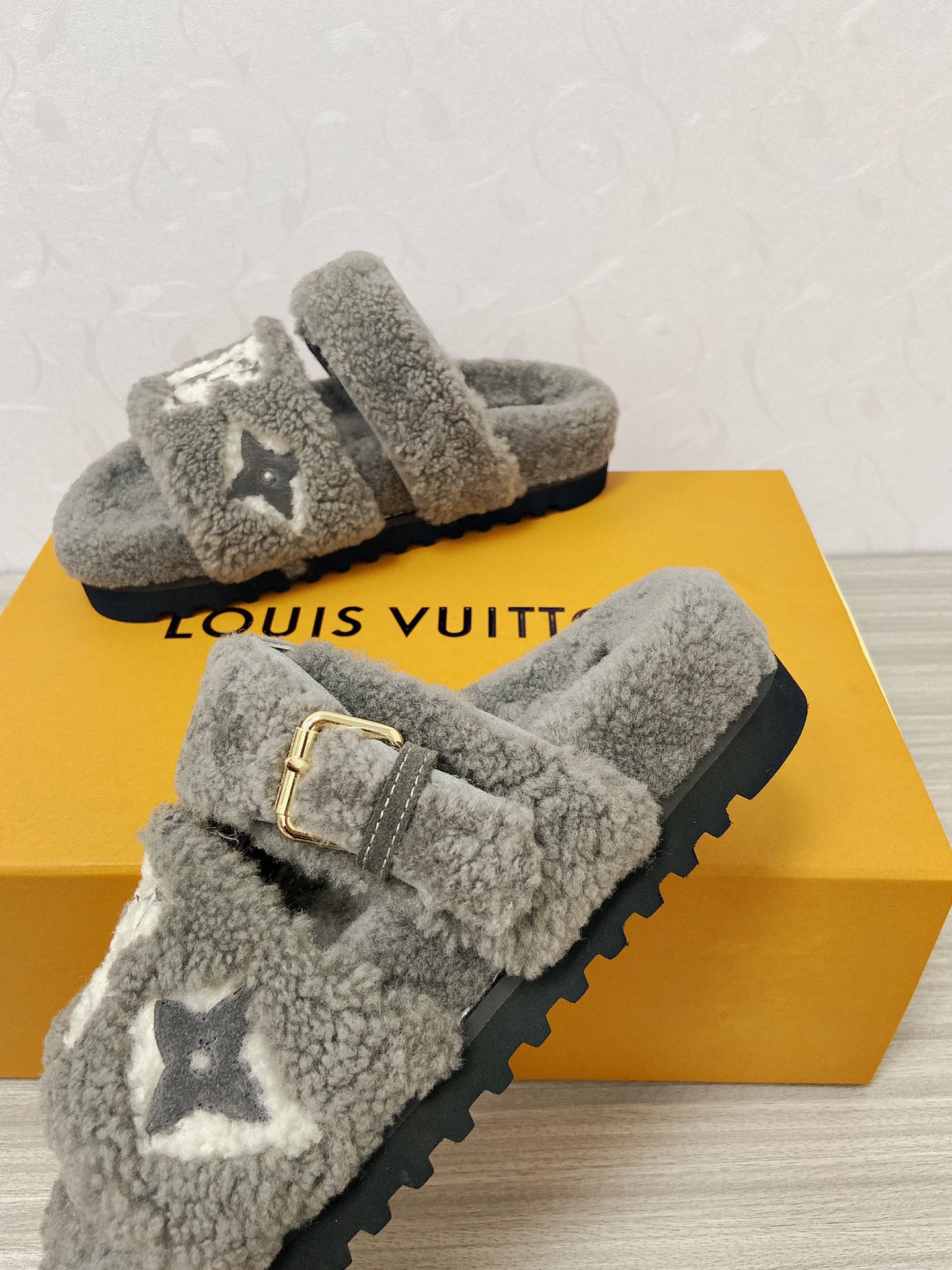 Women L*ouis V*uitton Top Sandals