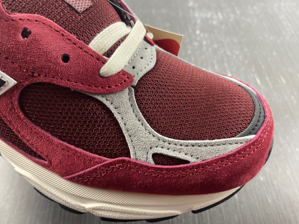 N*ew B*alance Sneakers Maikesneakers