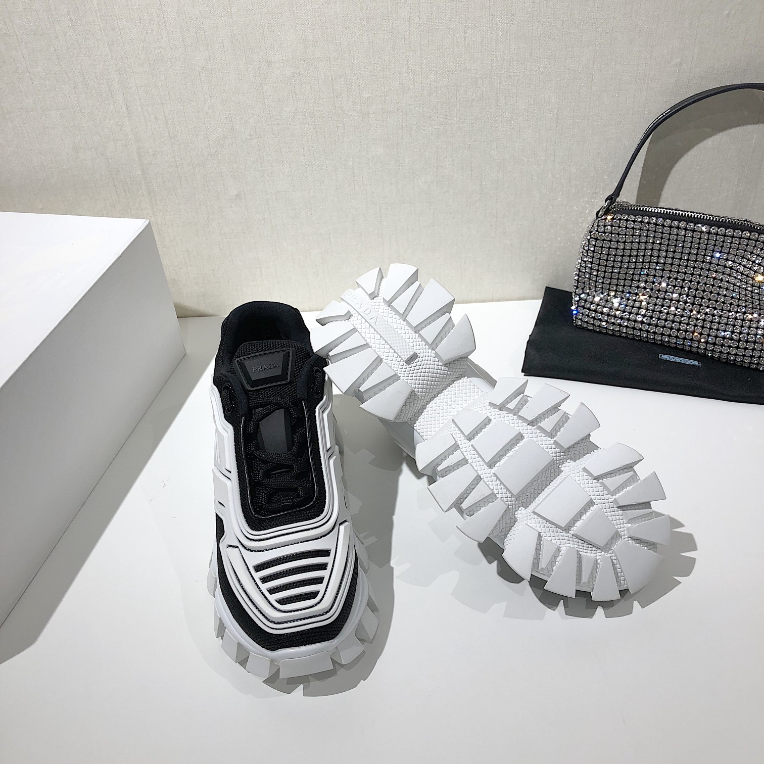 Men P*rada Top Sneaker （ ）