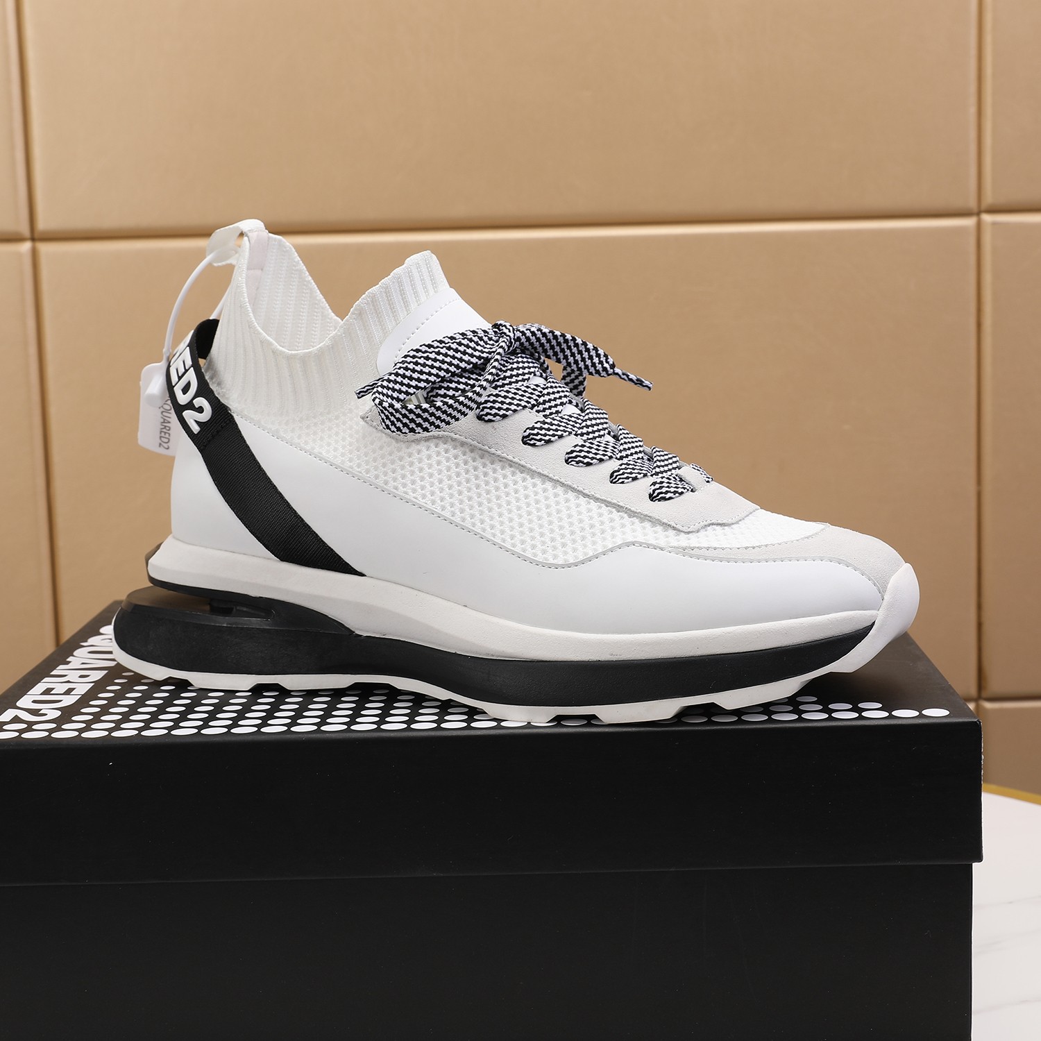 Men O*ff W*hite Top Sneakers