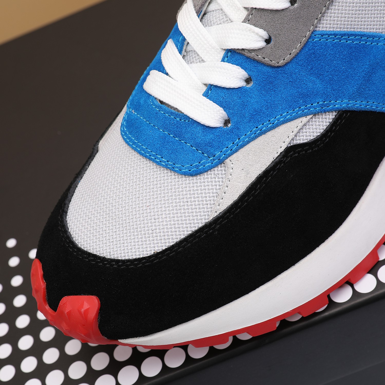 Men O*ff W*hite Top Sneakers