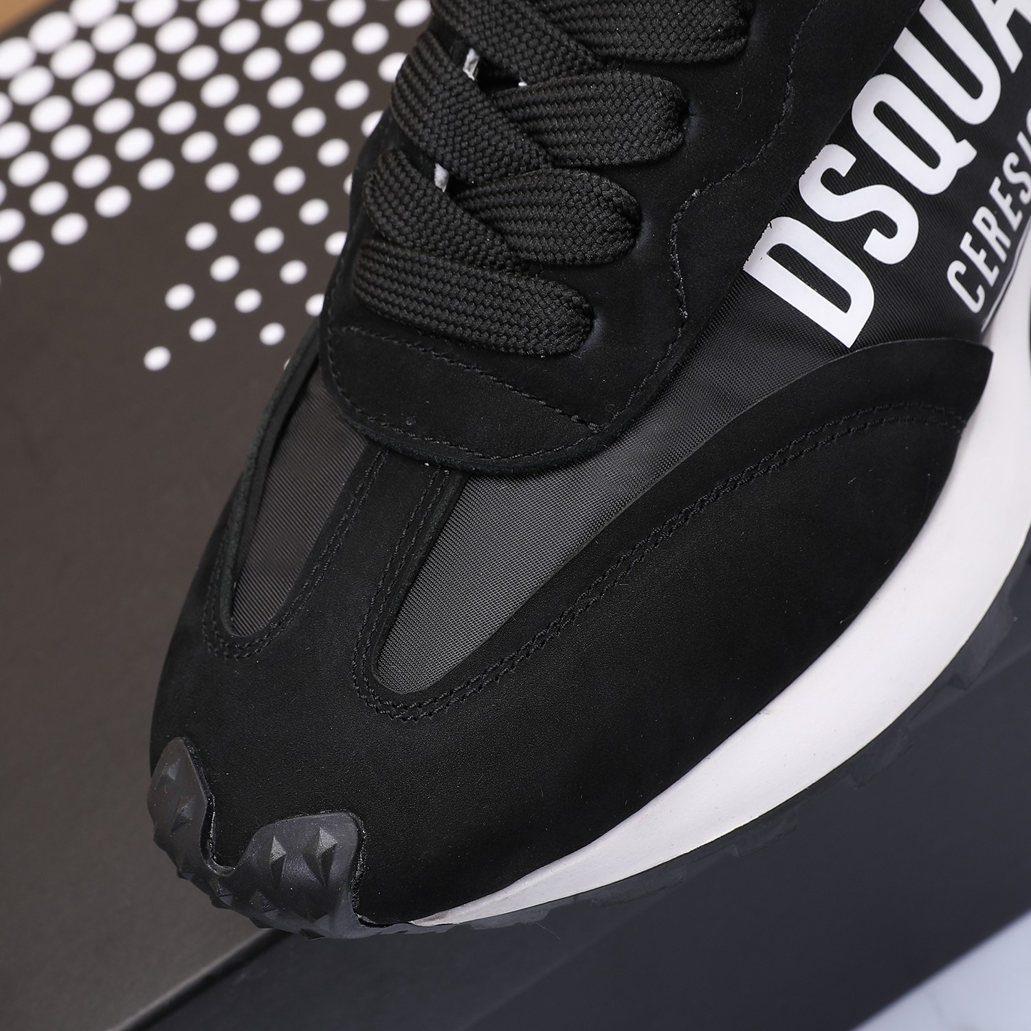 Men O*ff W*hite Top Sneakers