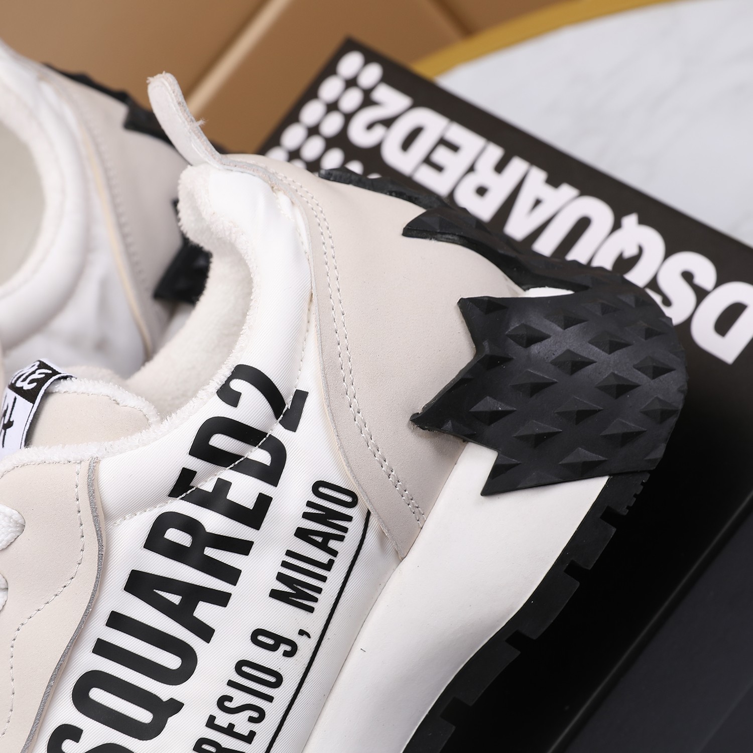 Men O*ff W*hite Top Sneakers