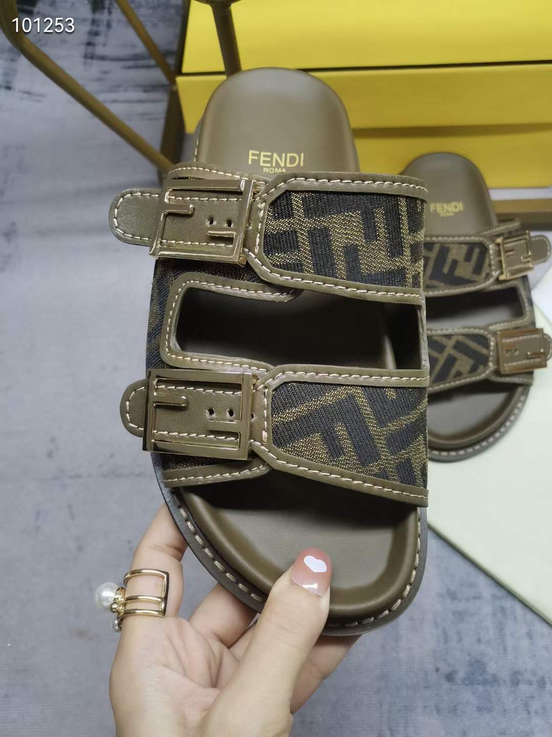 Women Men F*endi Top Sandals （ ）