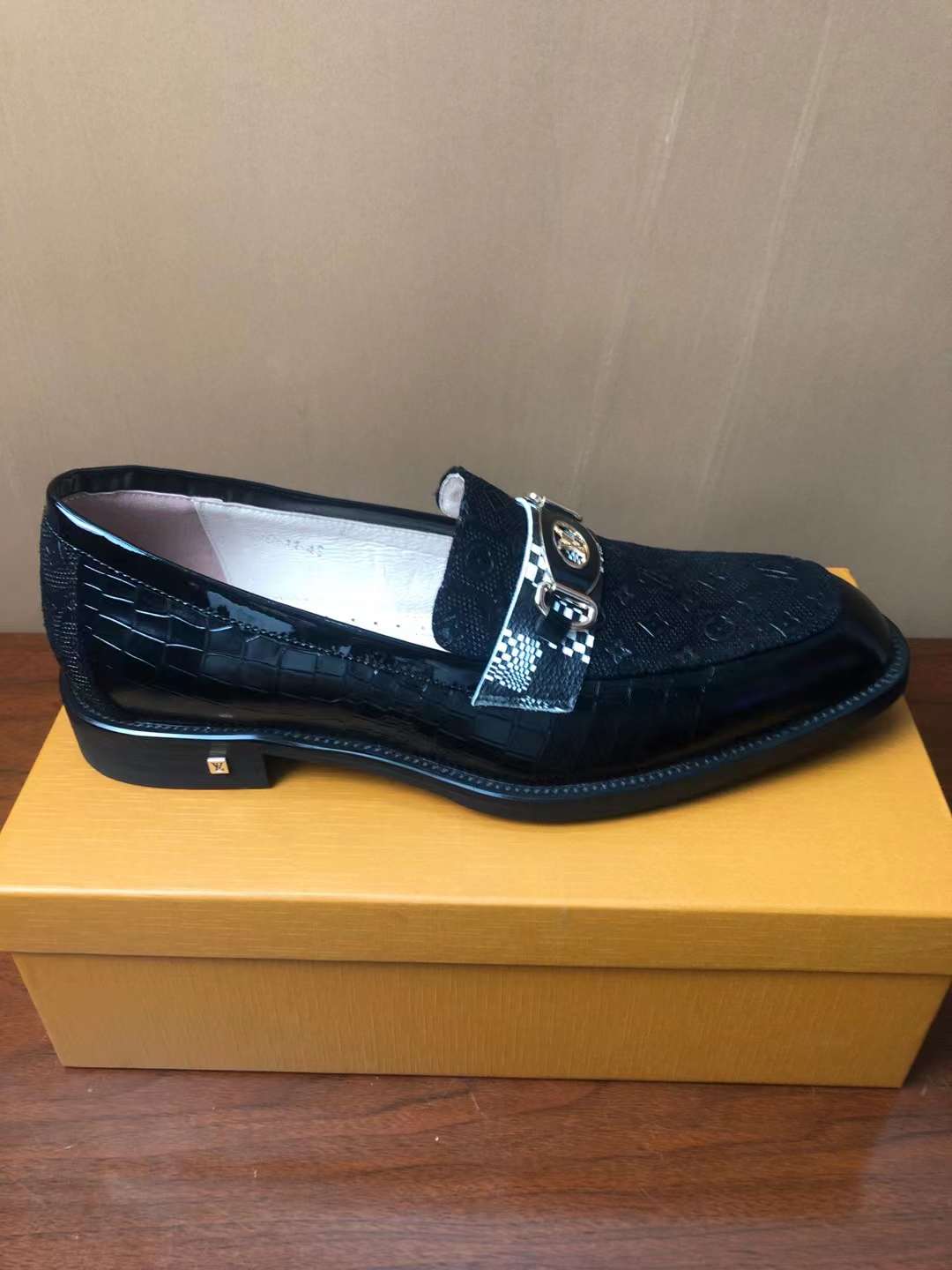 Men L*ouis V*uitton Top Sneaker ()