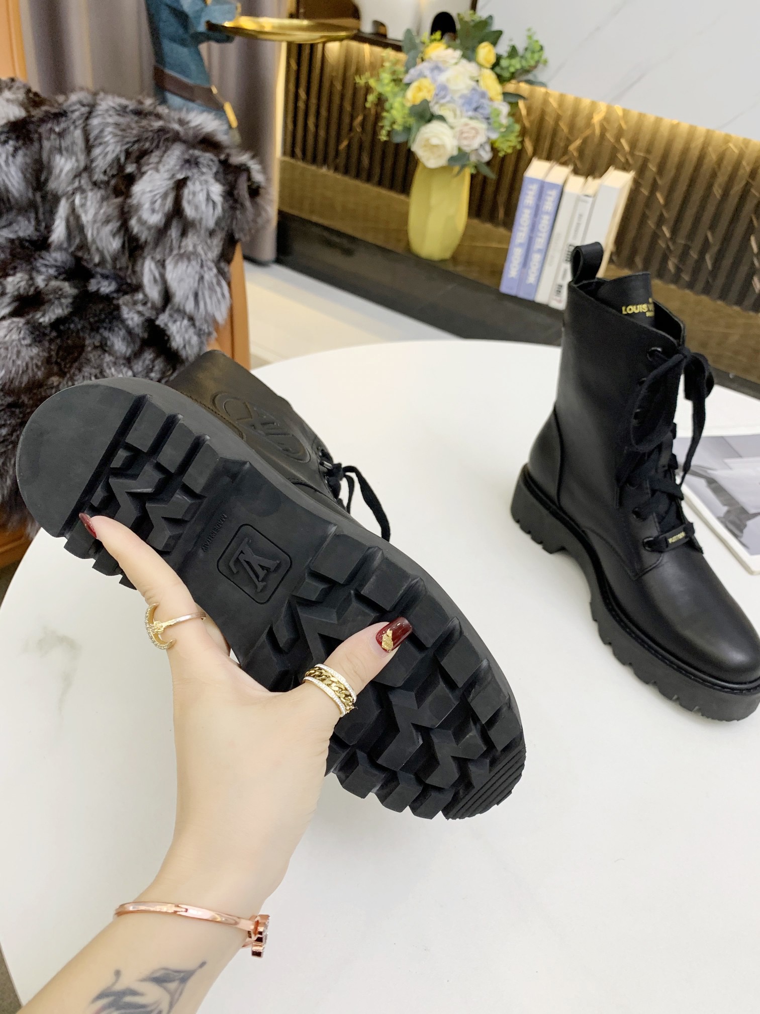 Women L*ouis V*uitton Top Boots Maikesneakers