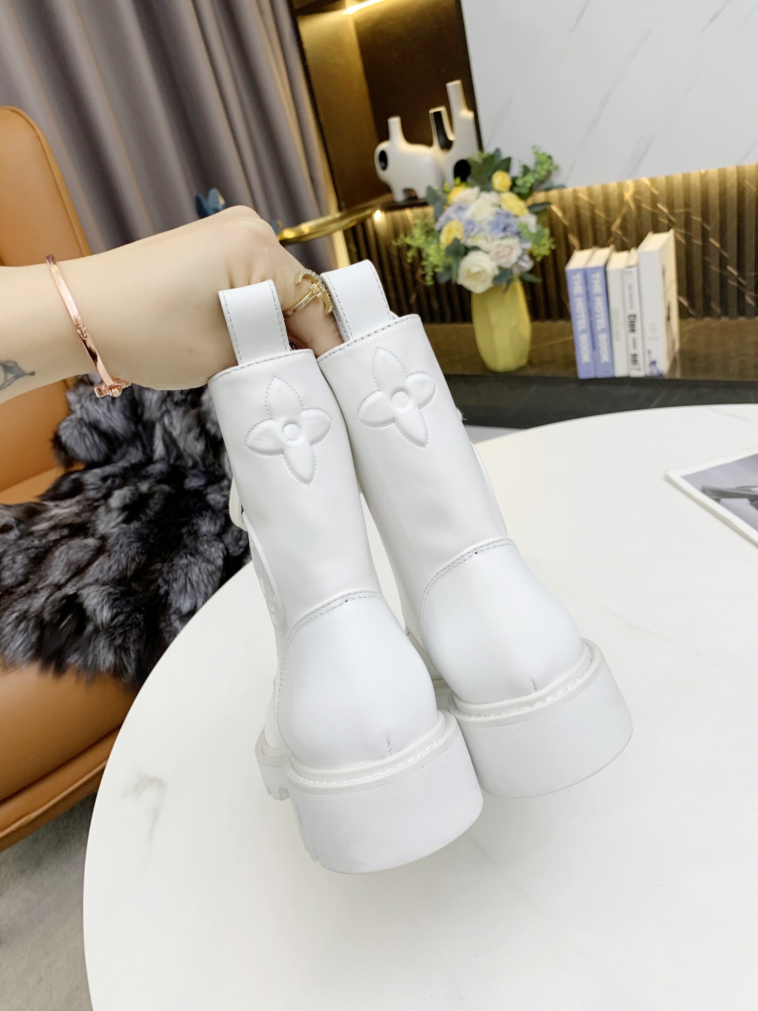 Women L*ouis V*uitton Top Boots Maikesneakers