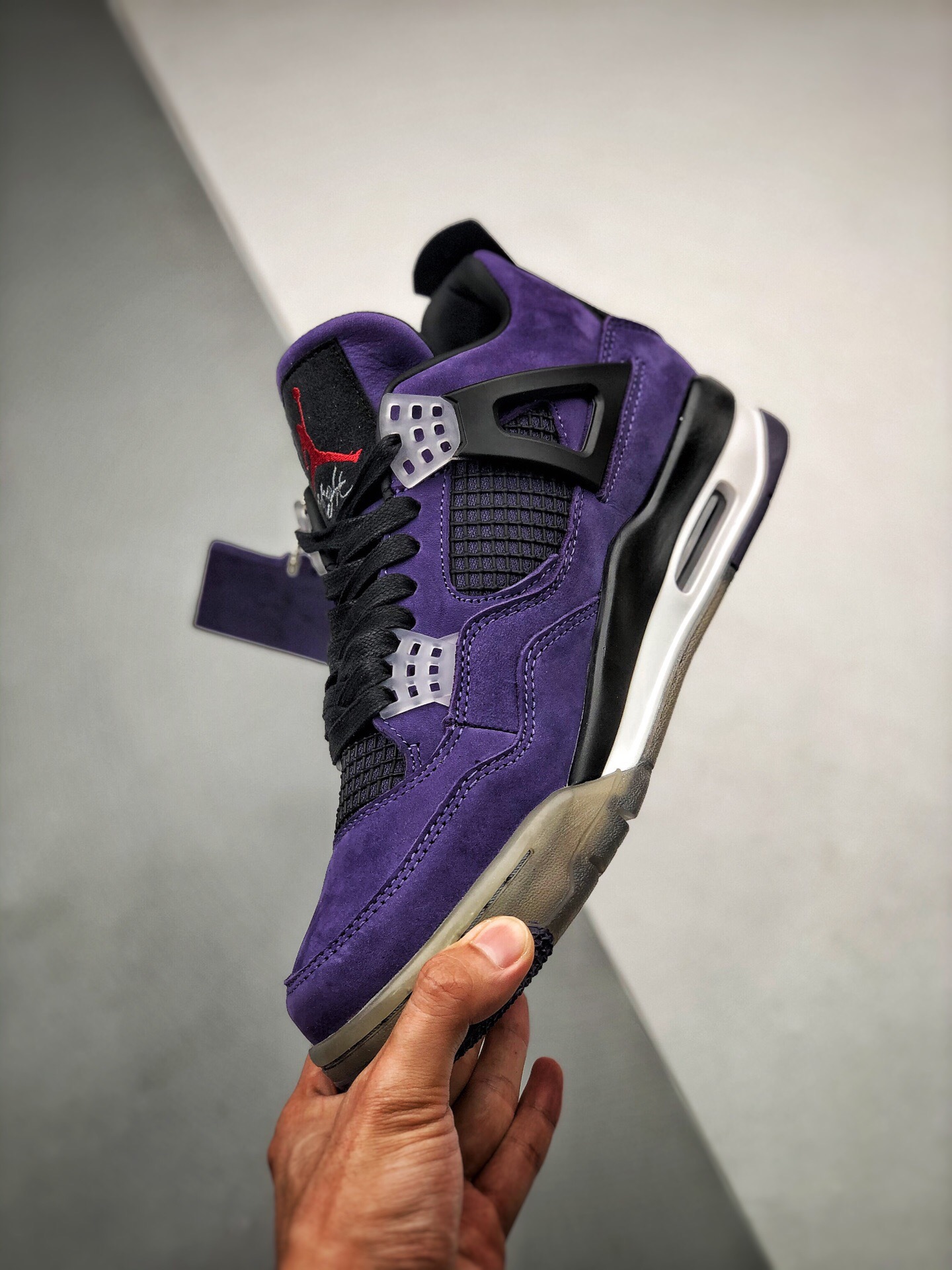 NIKE Air Jordan 4