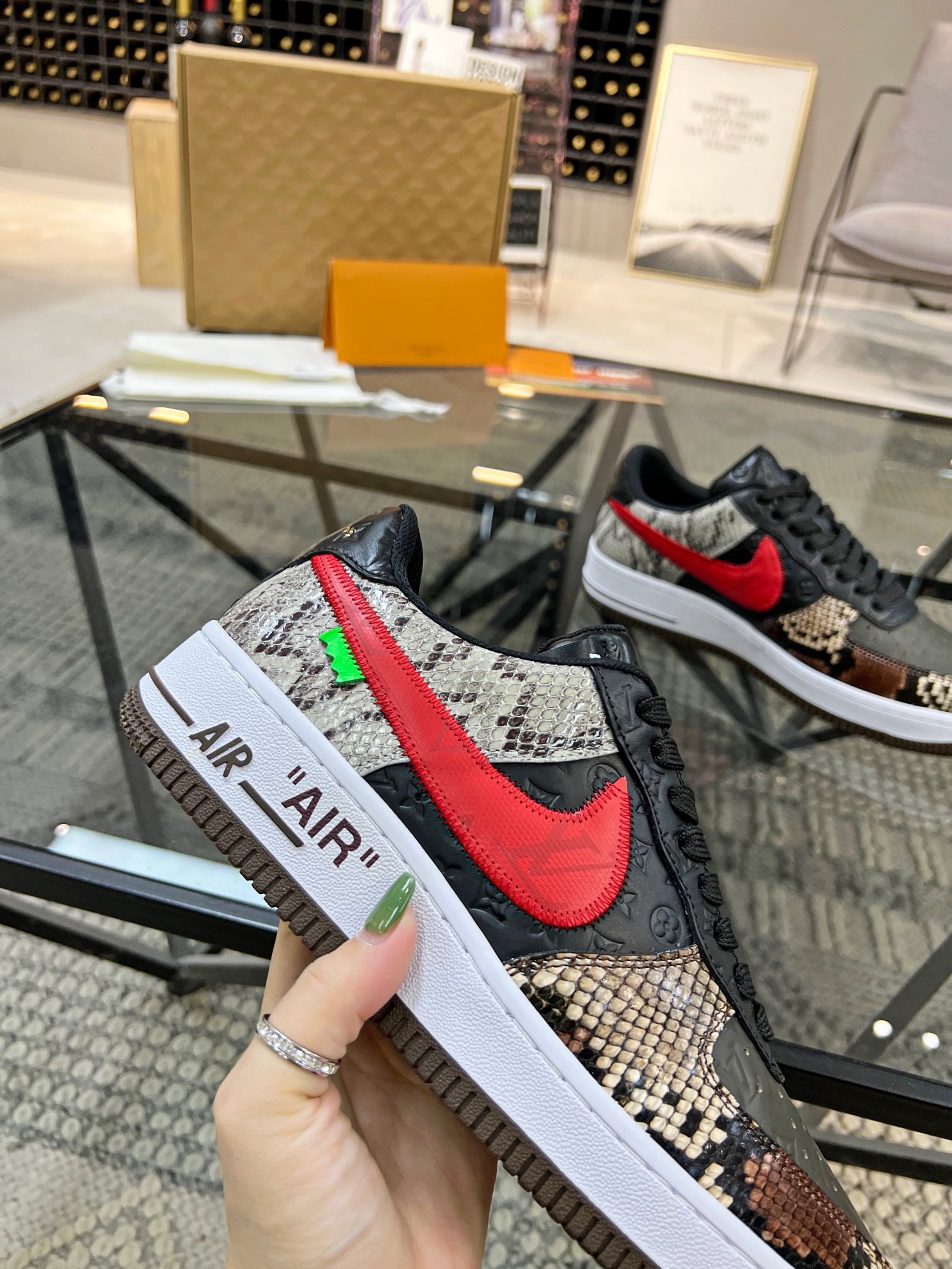 Men Women L*ouis V*uitton x NIKE Sneakers Maikesneakers