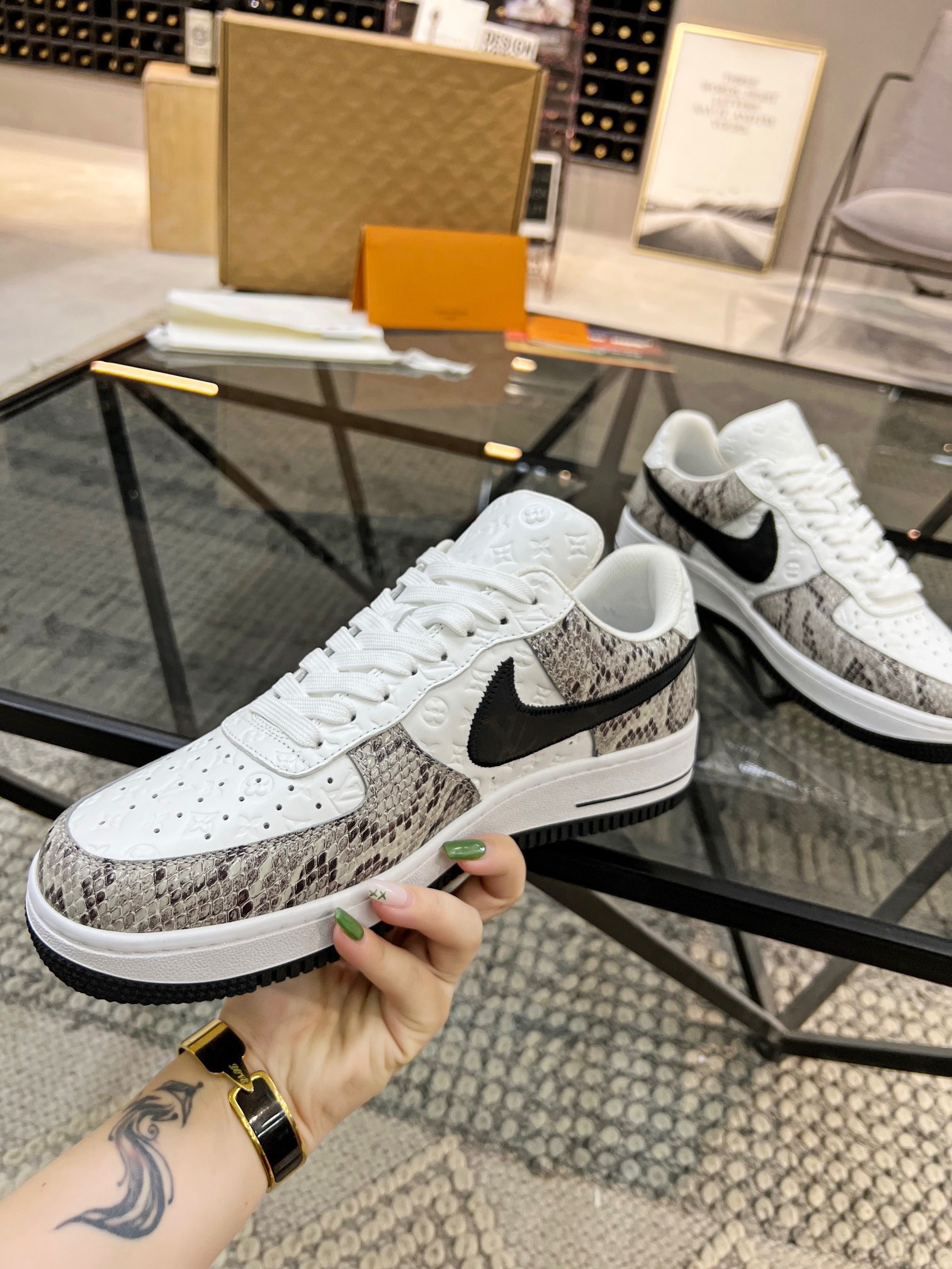 Men Women L*ouis V*uitton x NIKE Sneakers Maikesneakers