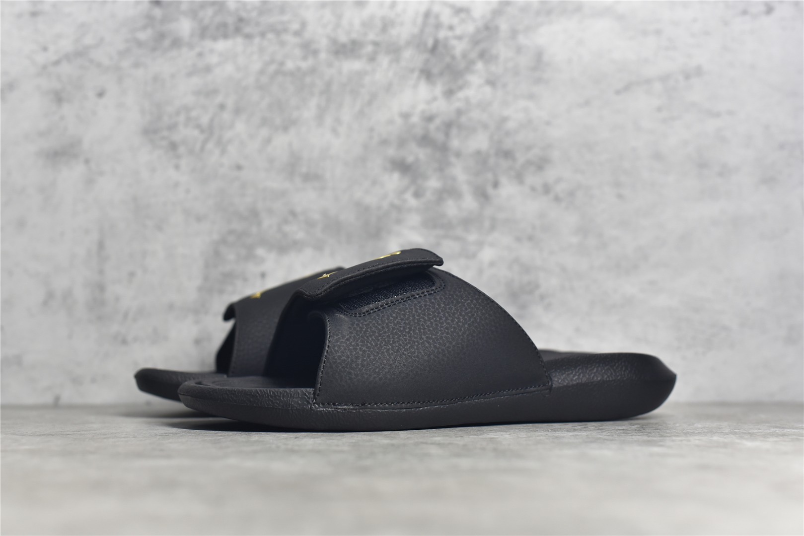 Nike Air Jordan 6 Slippers