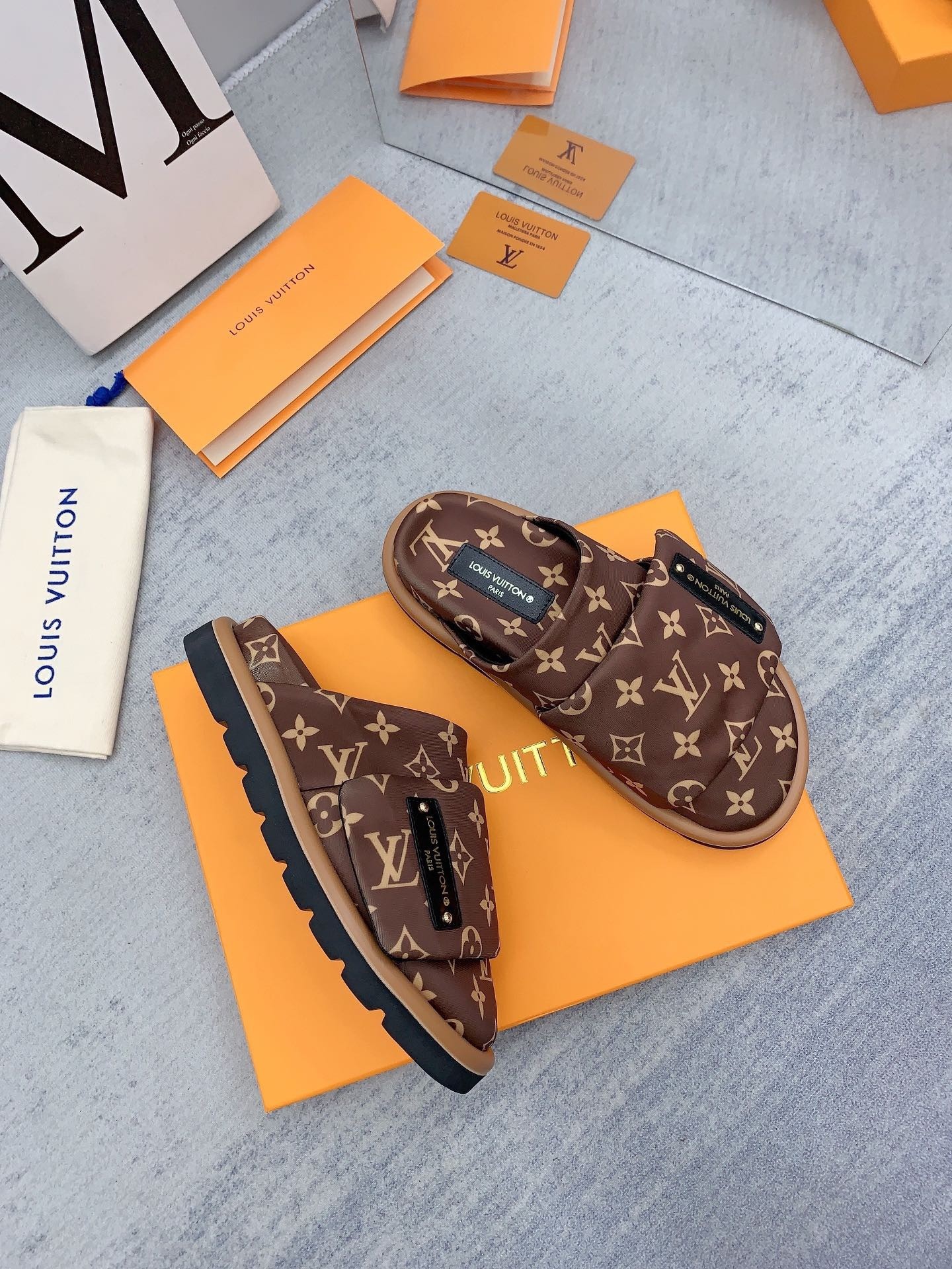 Men L*ouis V*uitton Top Slippers