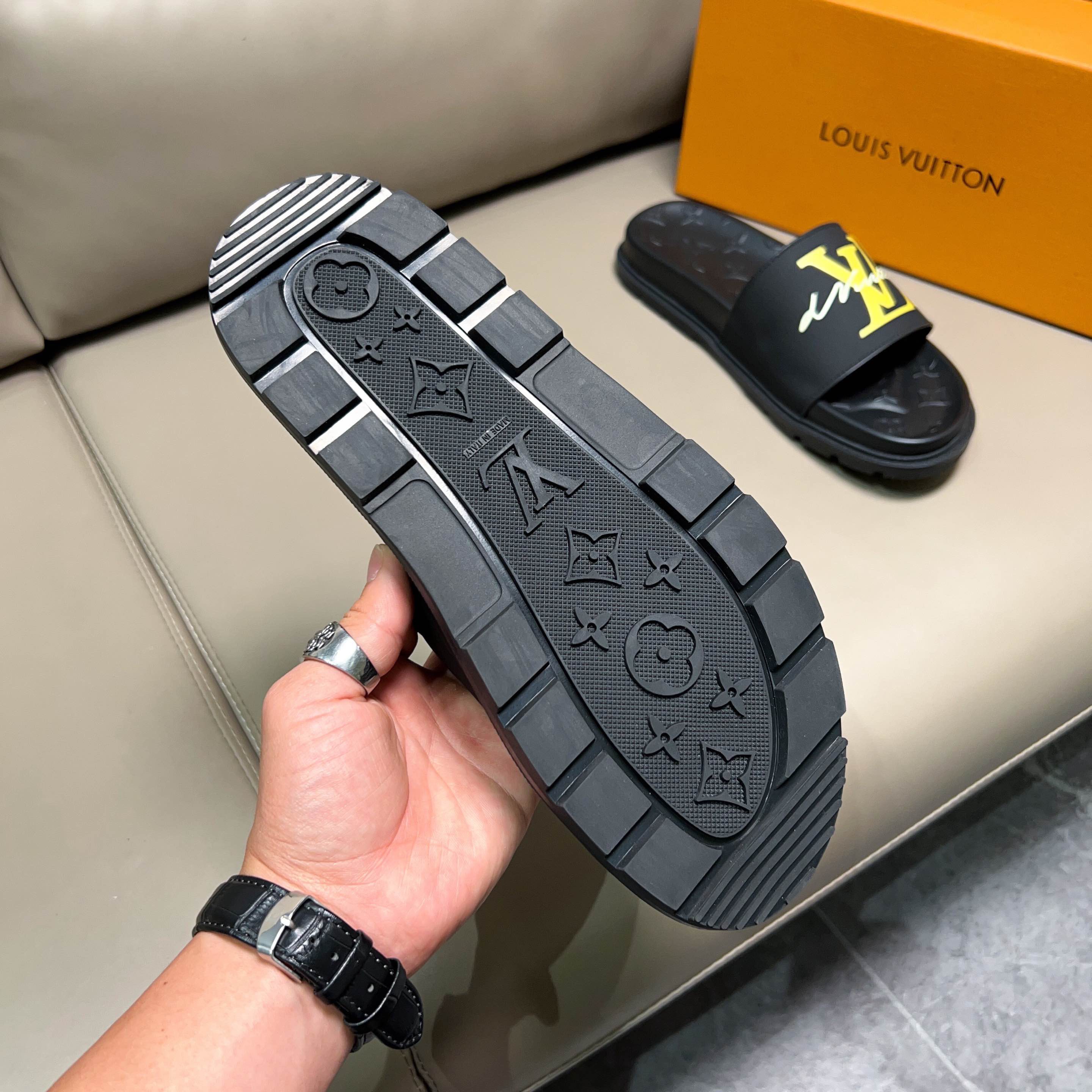 Men L*ouis V*uitton Top Slippers