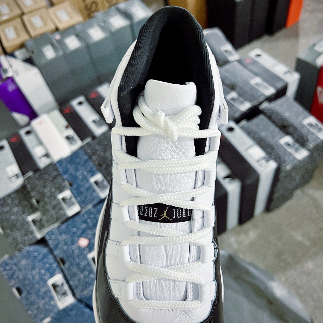 NIKE Air Jordan 11（）