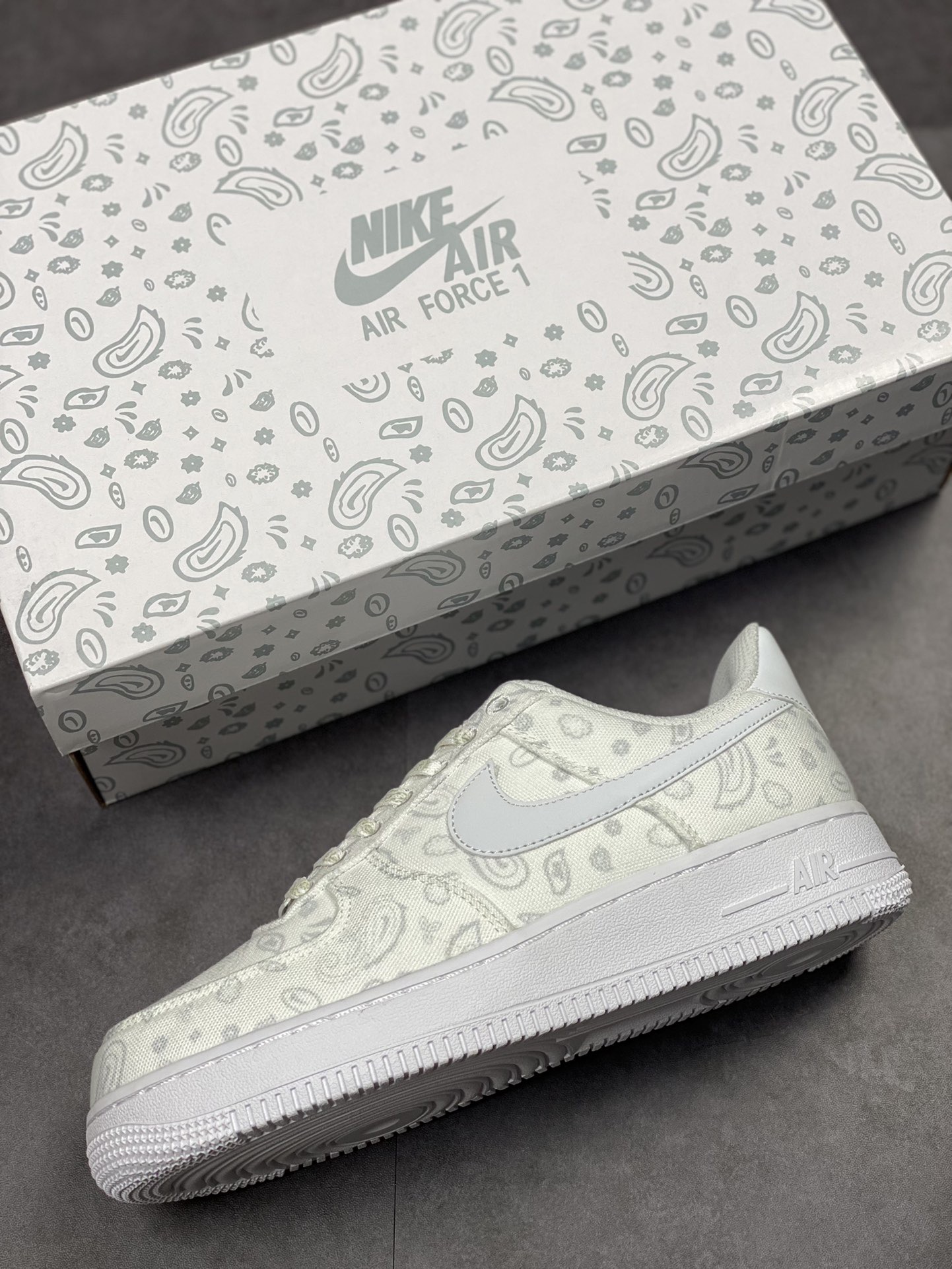 Nike Air Force 1